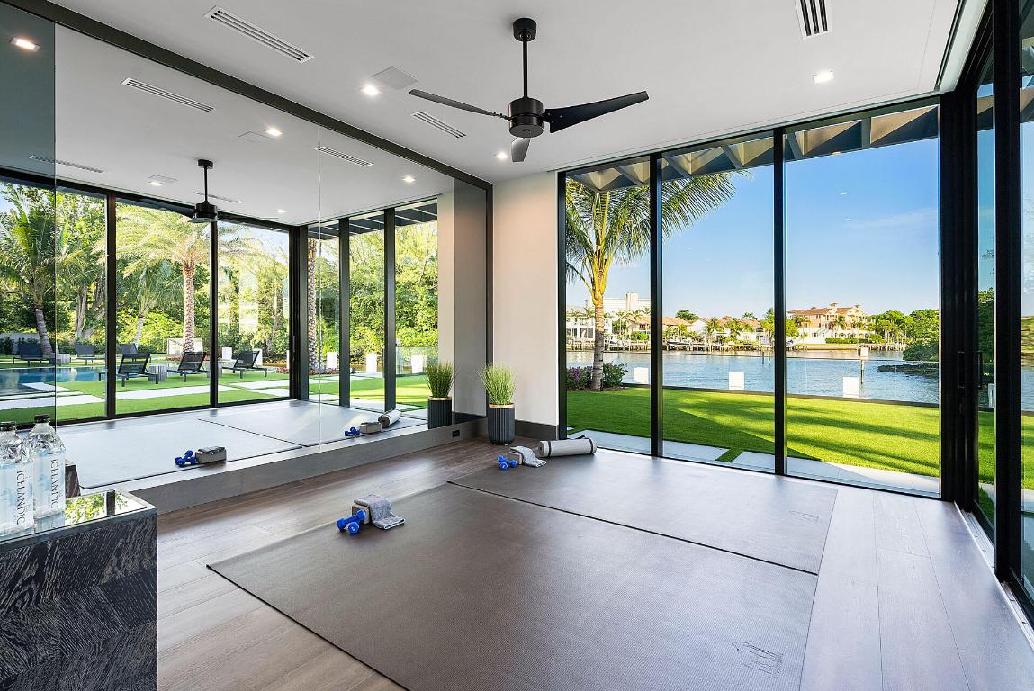 ROYAL PALM YACHT & COUNTRY CLUB - Residential