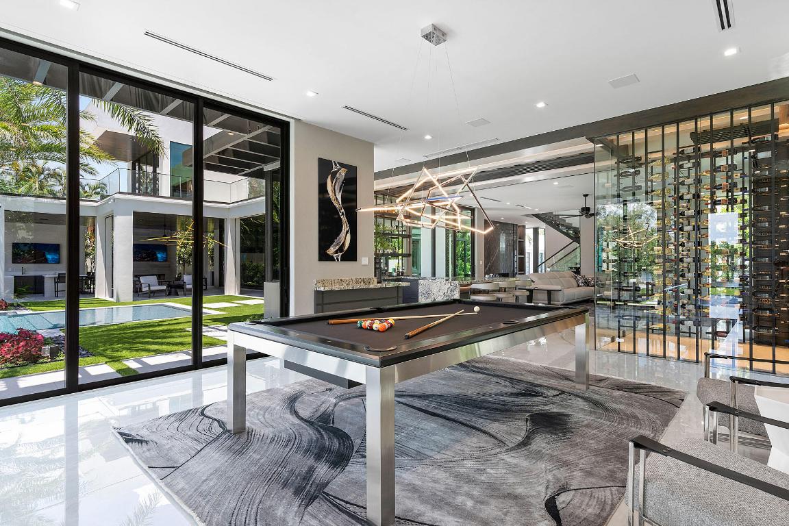 ROYAL PALM YACHT & COUNTRY CLUB - Residential
