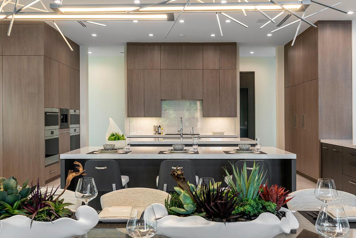 ROYAL PALM YACHT & COUNTRY CLUB - Residential