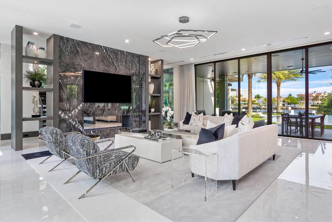 ROYAL PALM YACHT & COUNTRY CLUB - Residential