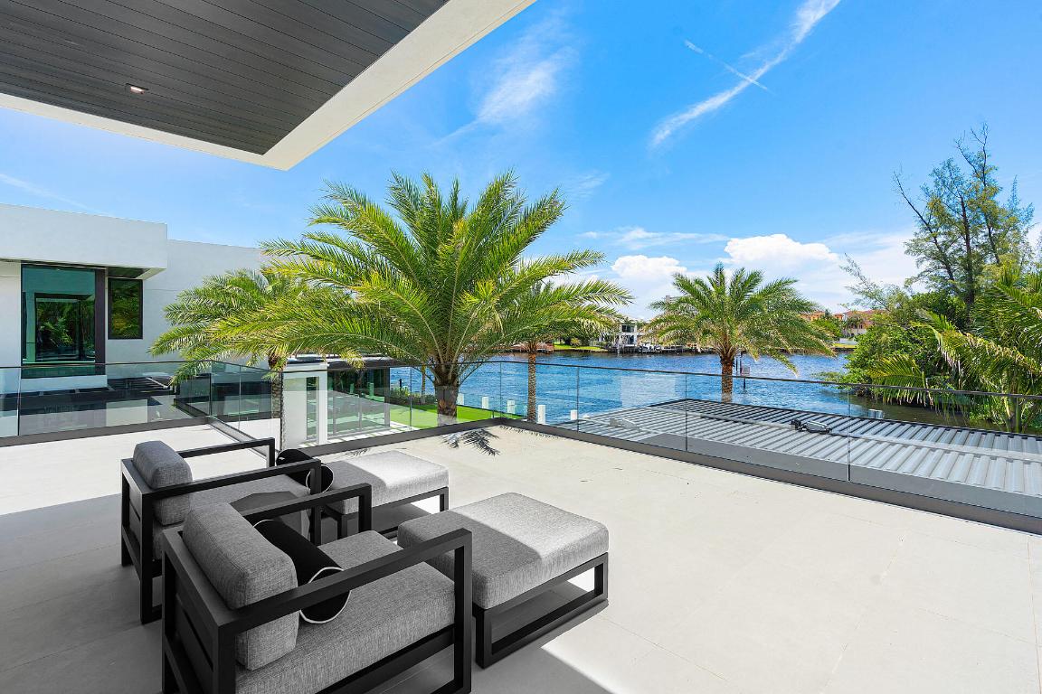 ROYAL PALM YACHT & COUNTRY CLUB - Residential