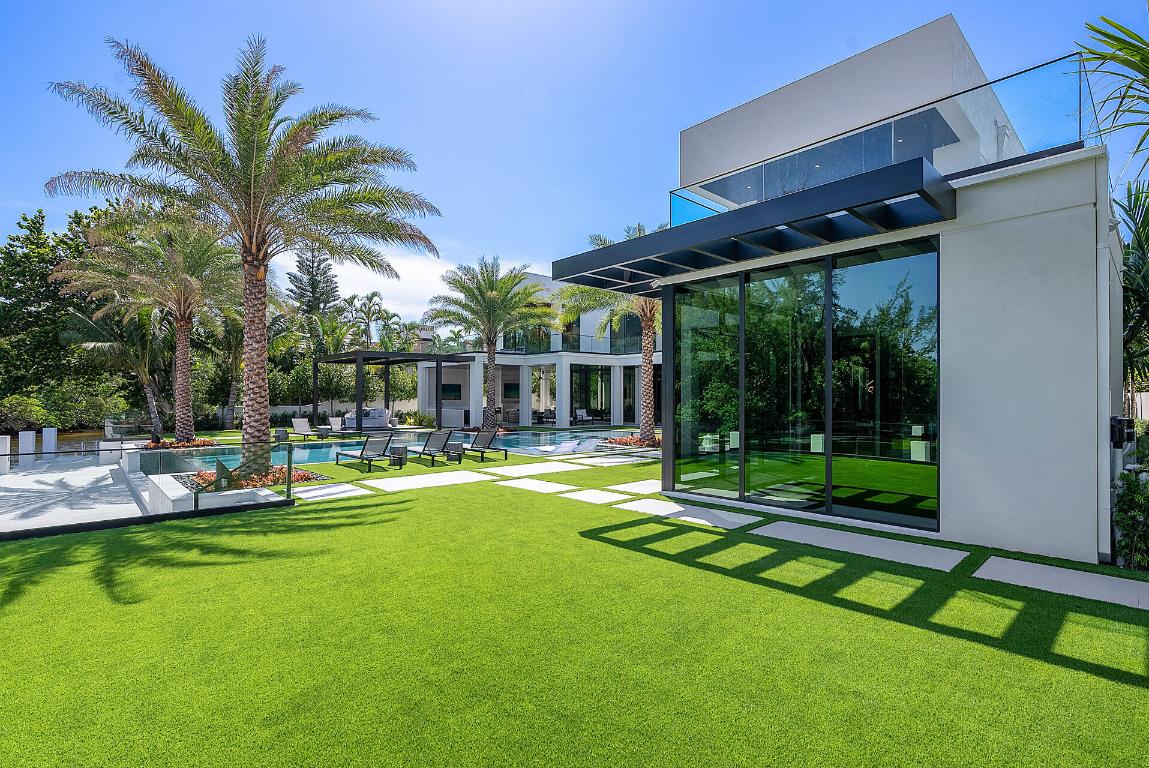 ROYAL PALM YACHT & COUNTRY CLUB - Residential