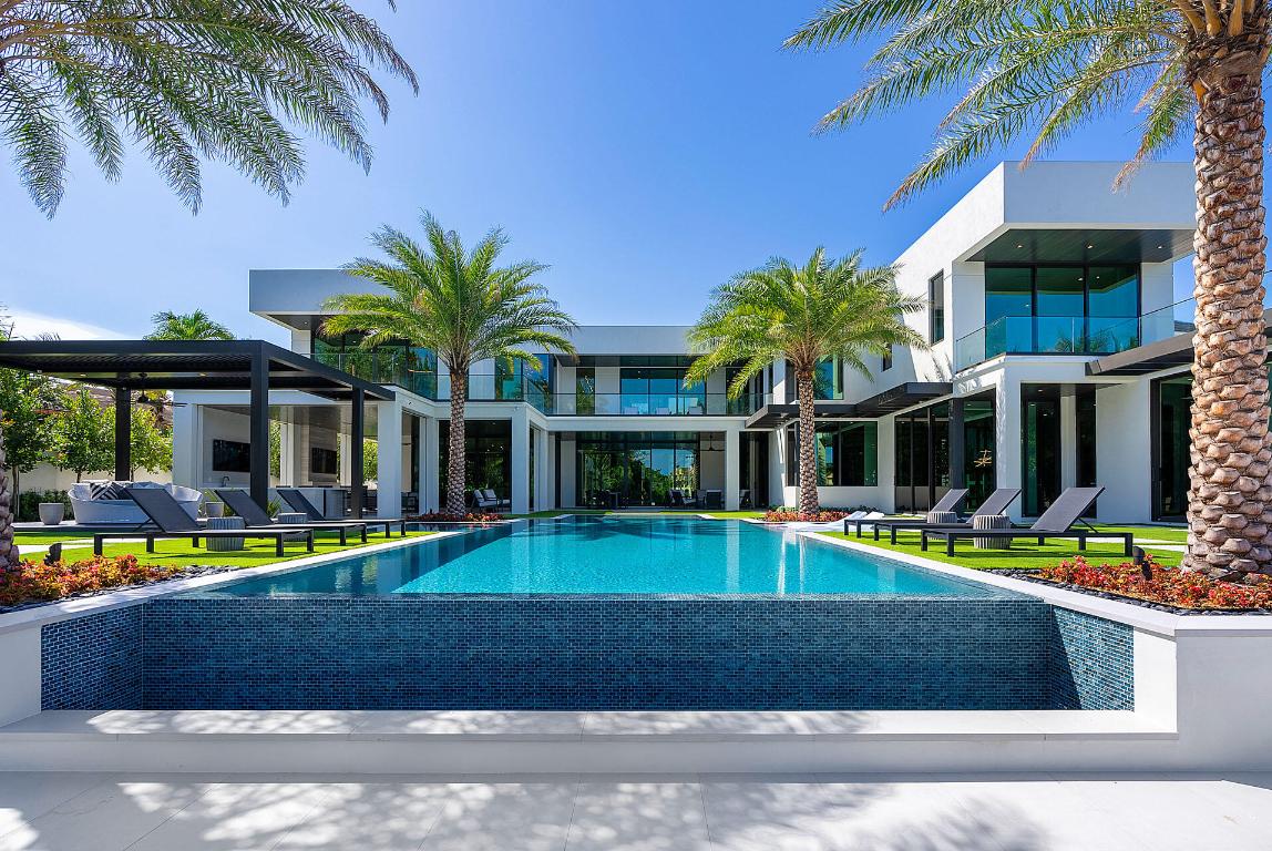 ROYAL PALM YACHT & COUNTRY CLUB - Residential