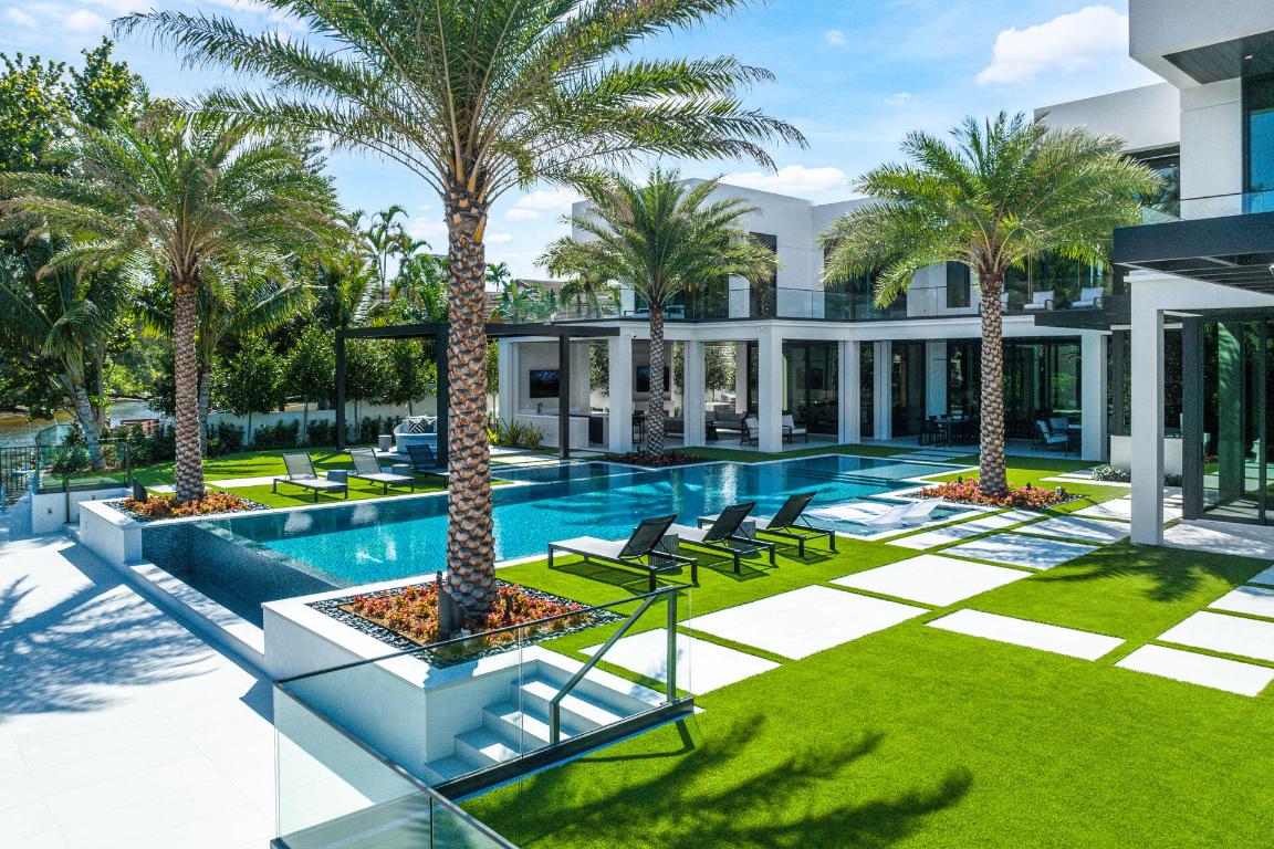 ROYAL PALM YACHT & COUNTRY CLUB - Residential