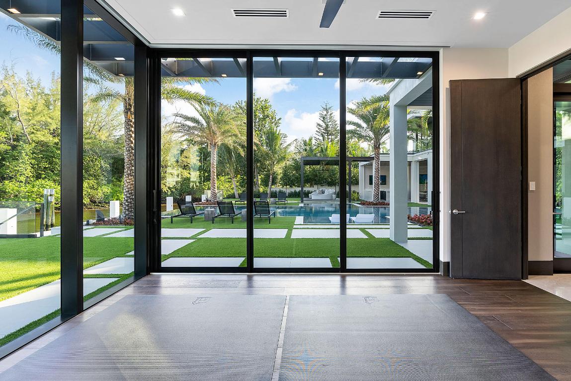 ROYAL PALM YACHT & COUNTRY CLUB - Residential
