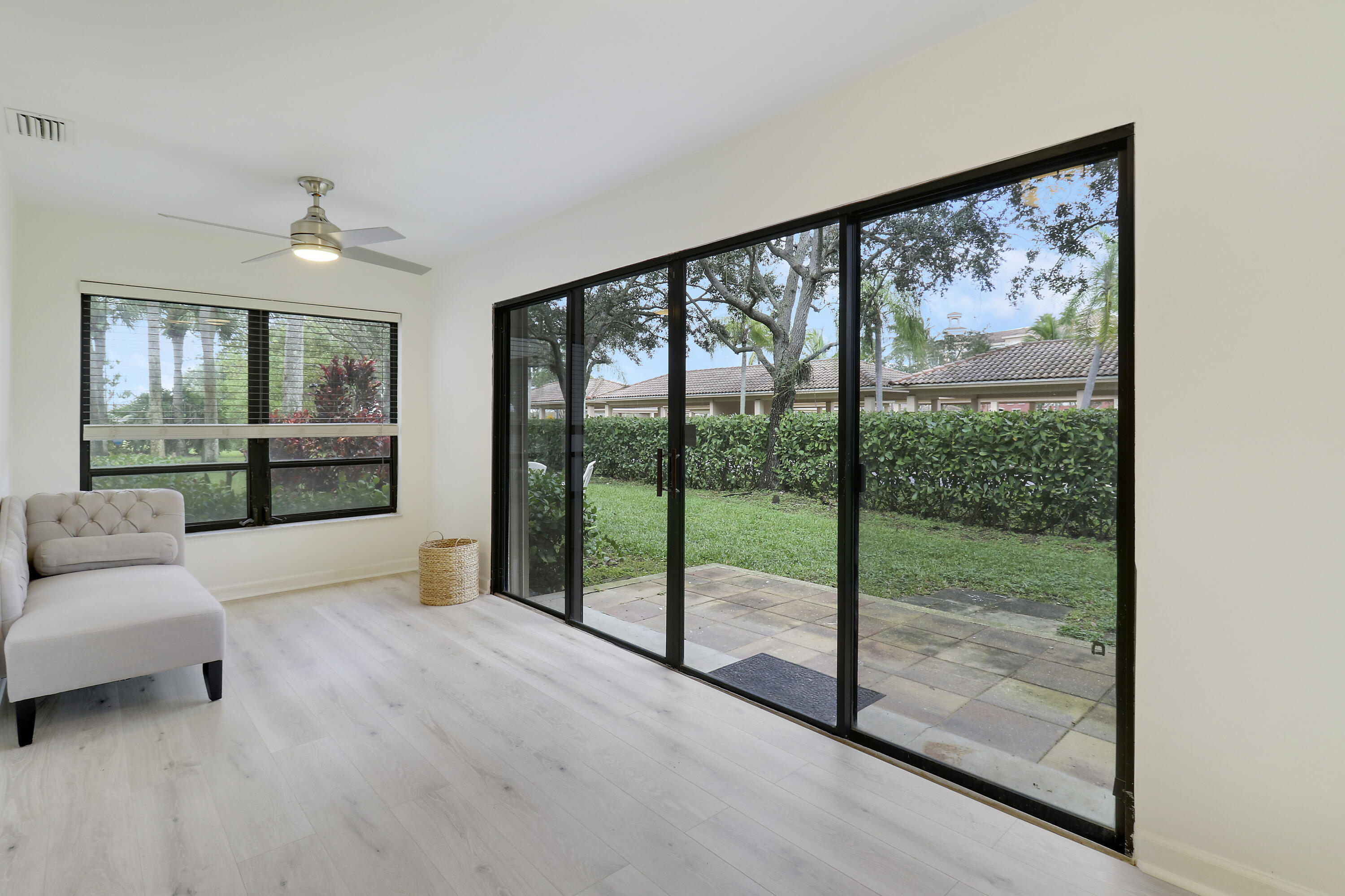 DUNBAR WOODS CONDO I II AND III IN OR4410P782, - Residential
