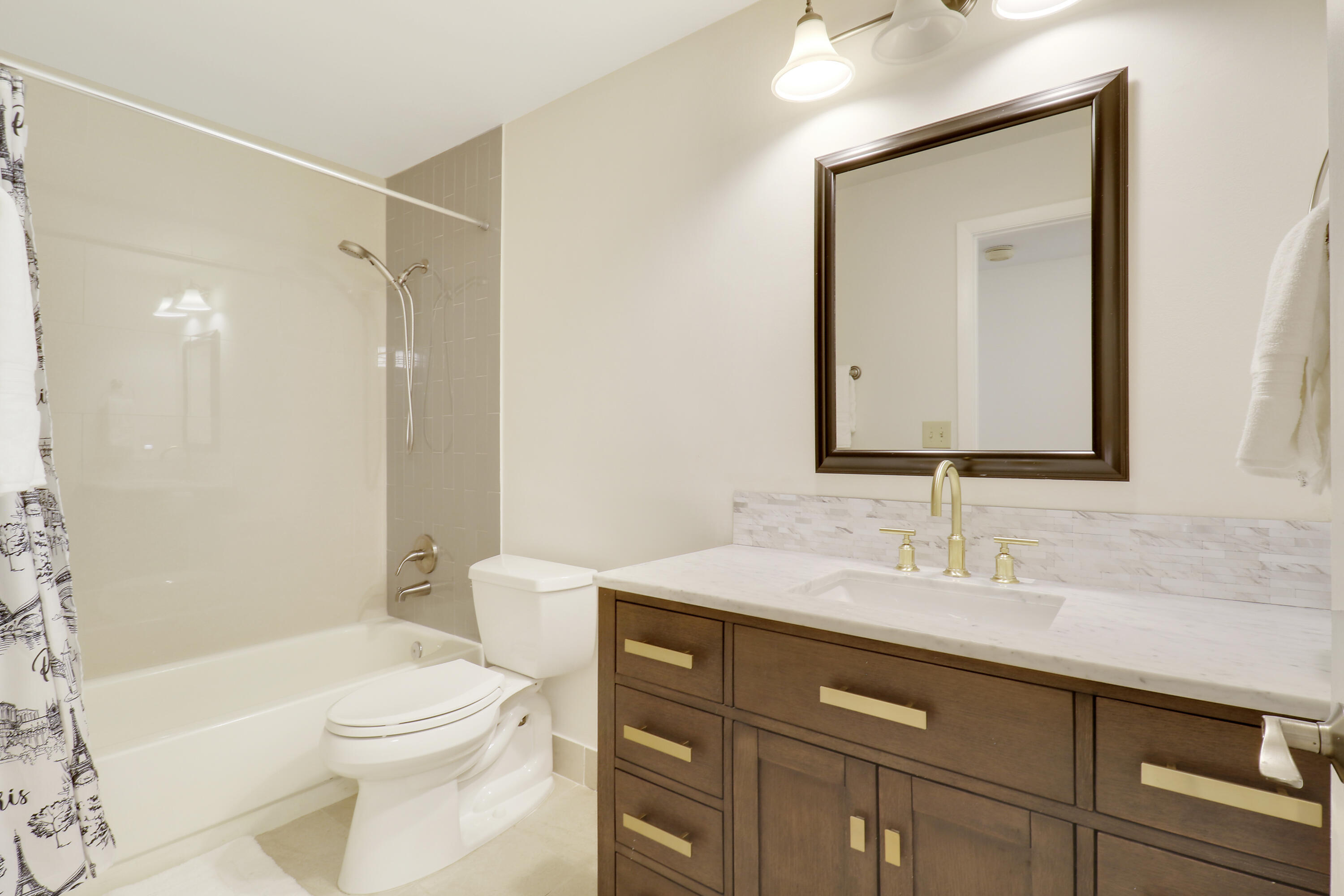 DUNBAR WOODS CONDO I II AND III IN OR4410P782, - Residential