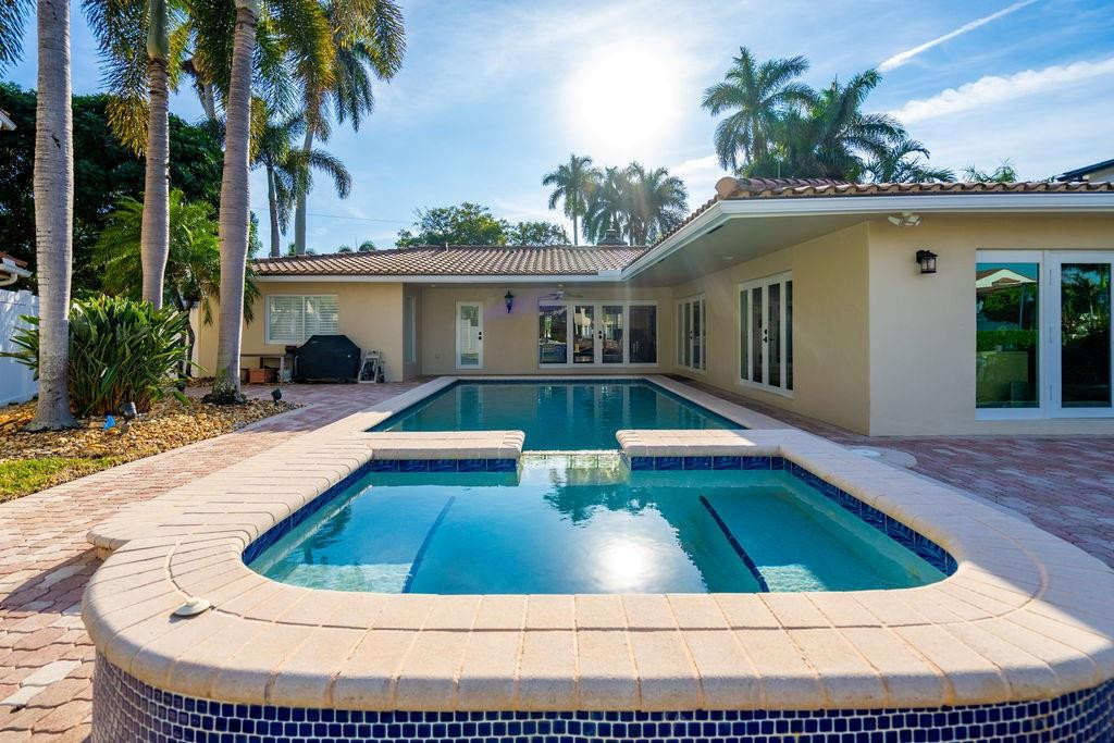 LIGHTHOUSE POINT 4TH SEC - Residential Lease
