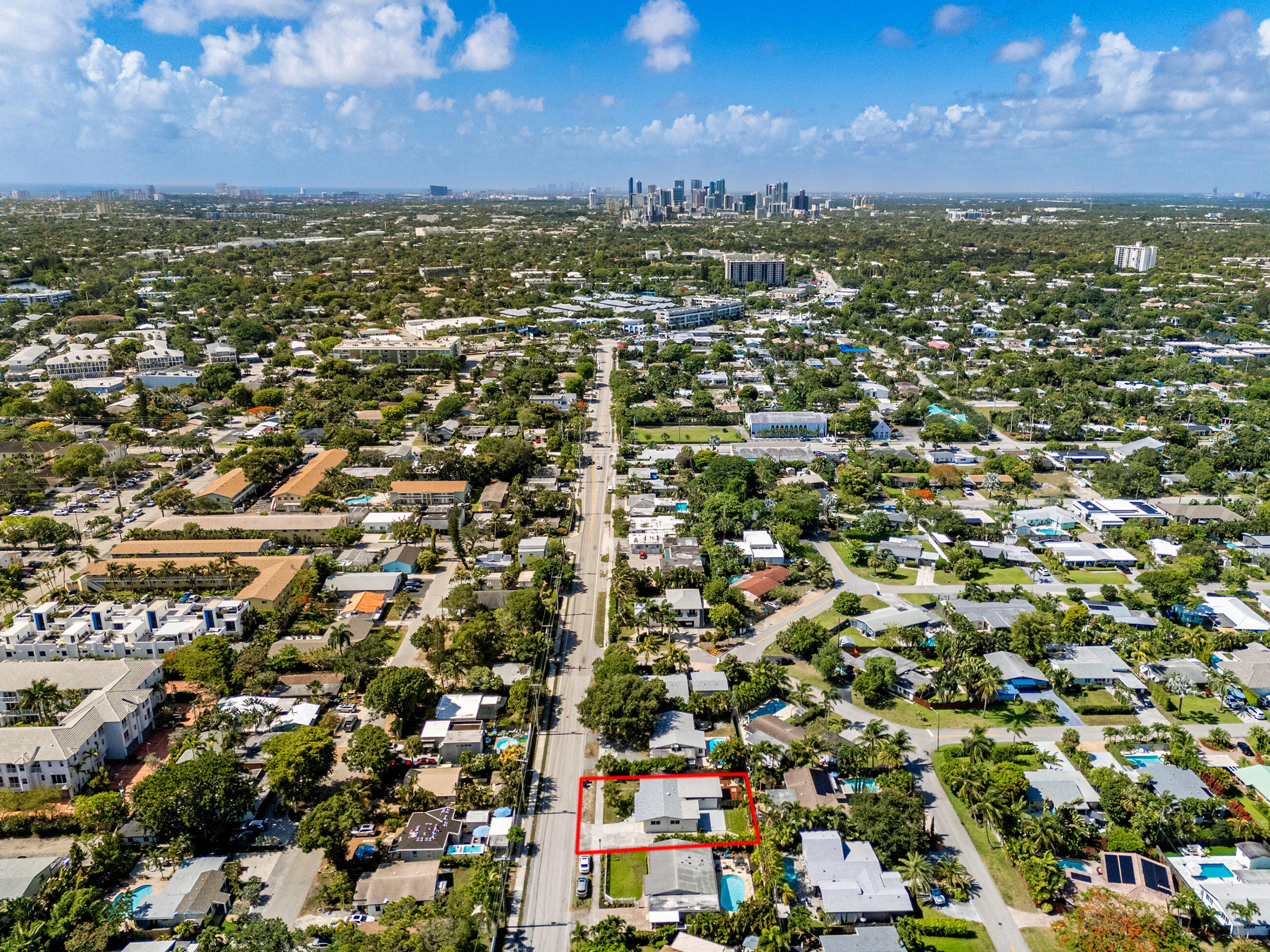 TROPICAL MANORS - Residential