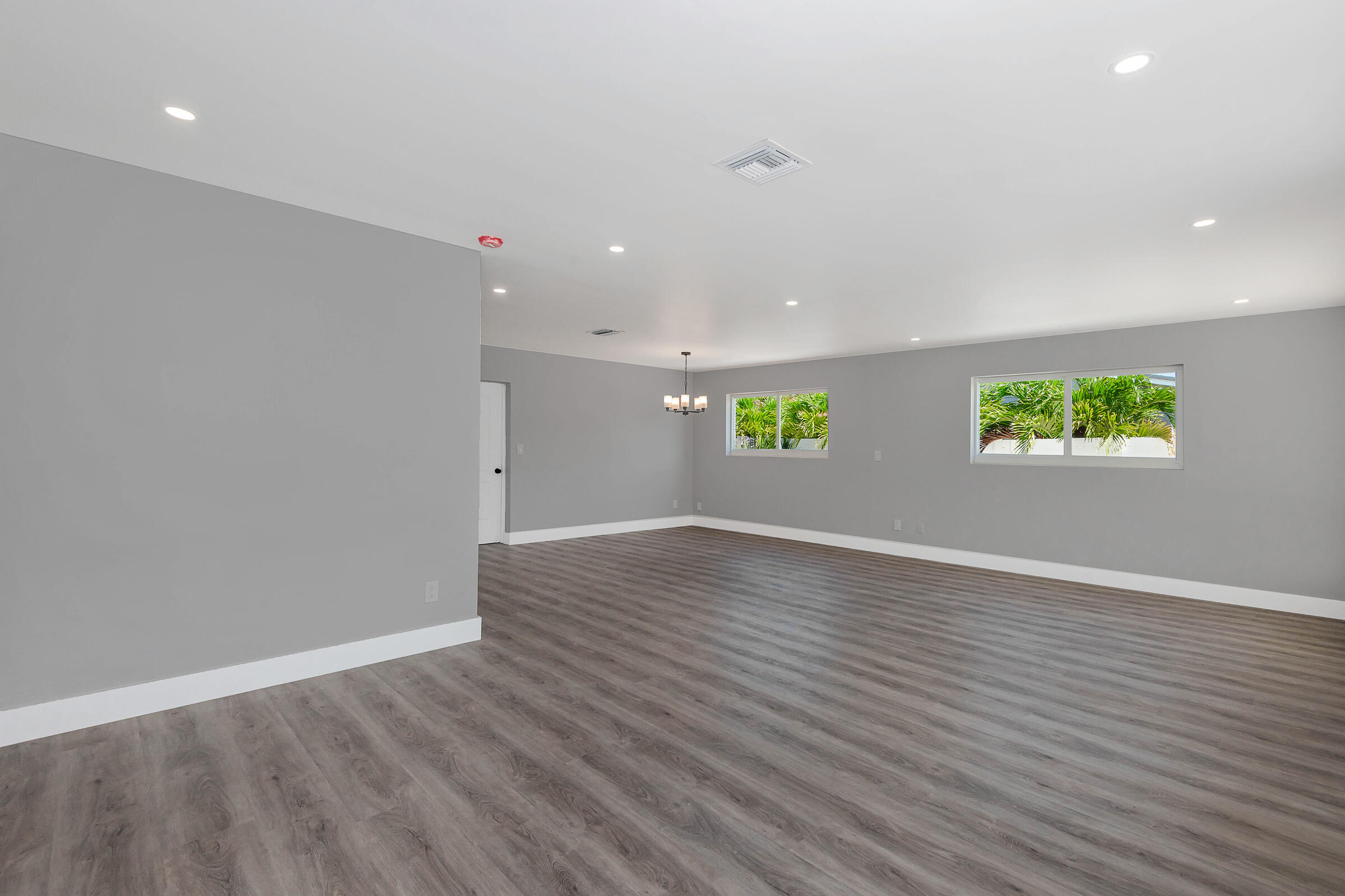 TROPICAL MANORS - Residential
