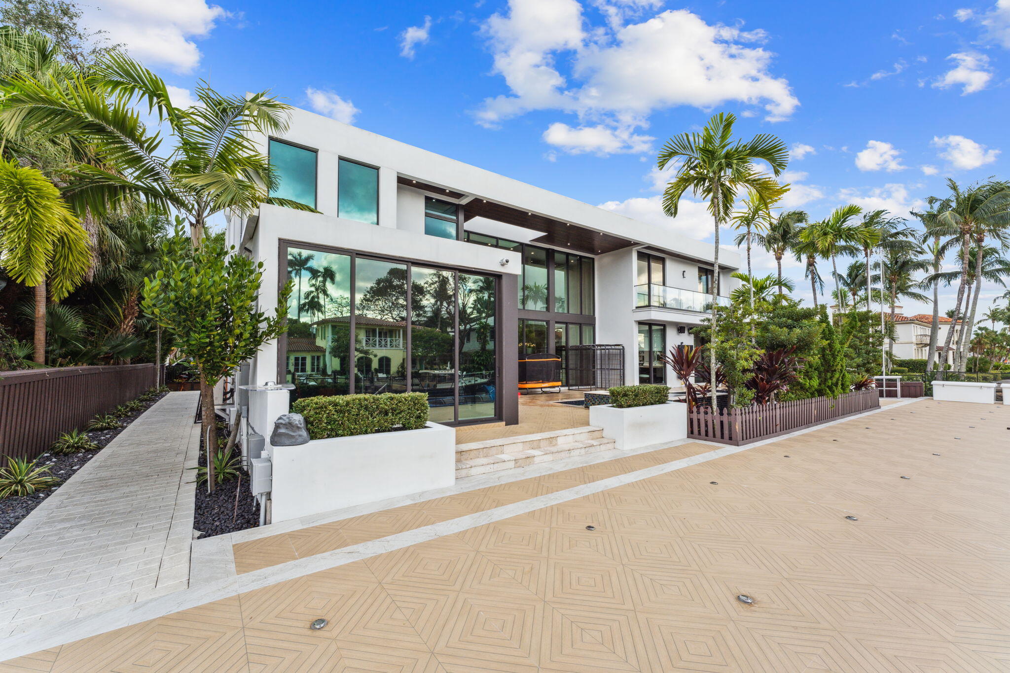 CORAL ISLES - Residential