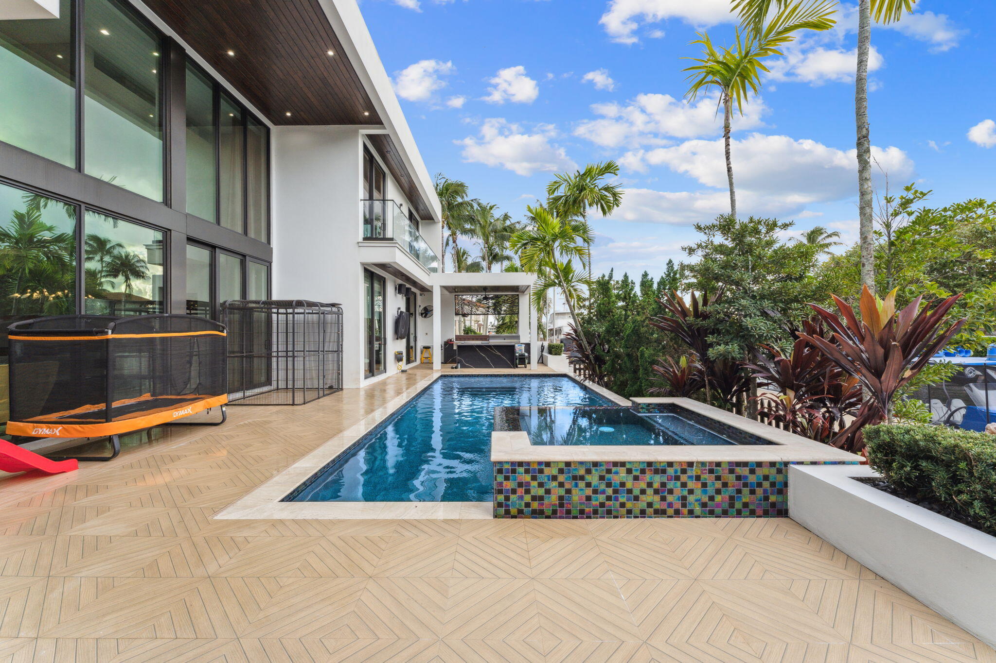 CORAL ISLES - Residential