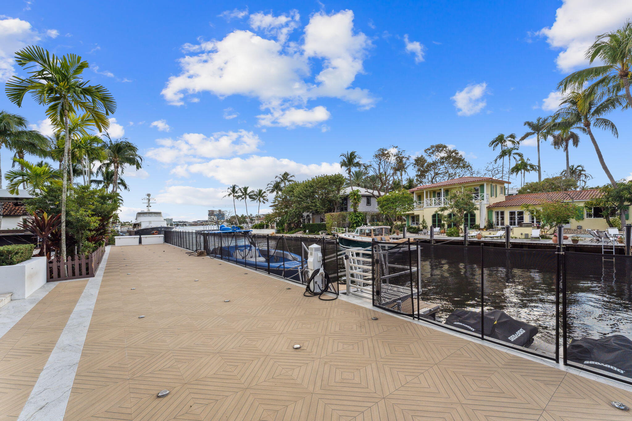 CORAL ISLES - Residential