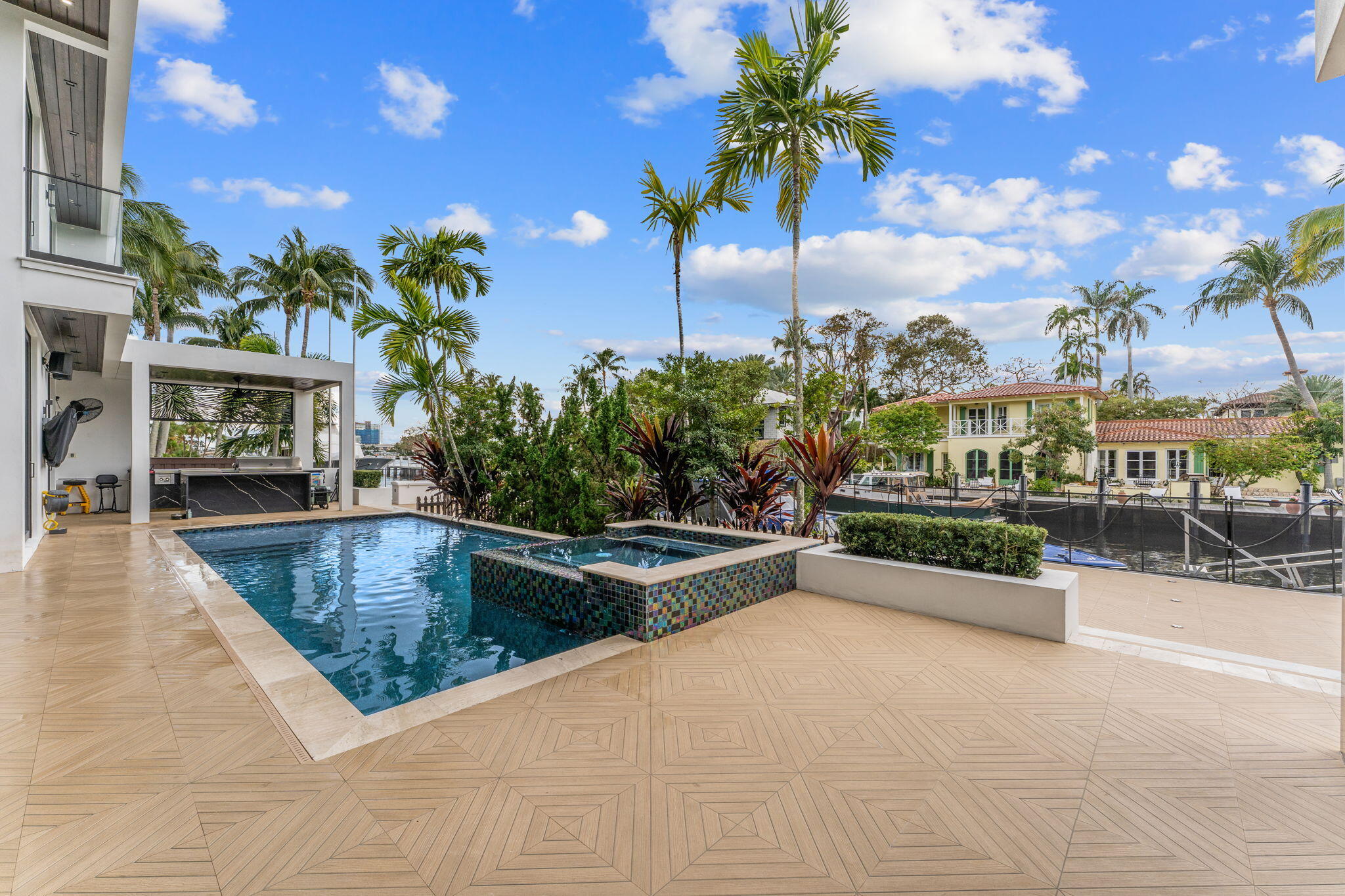 CORAL ISLES - Residential