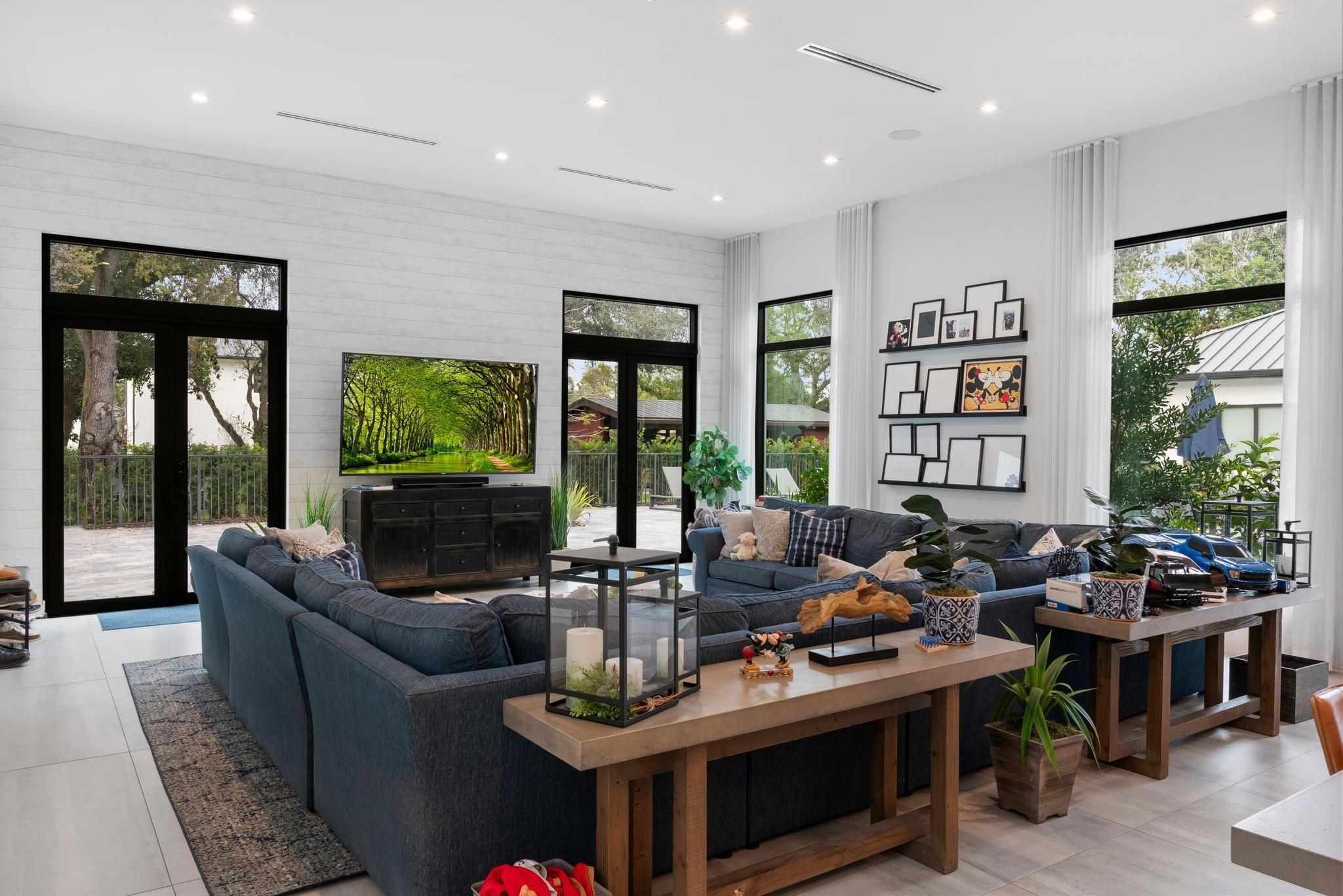SUNSHINE RANCHES - Residential
