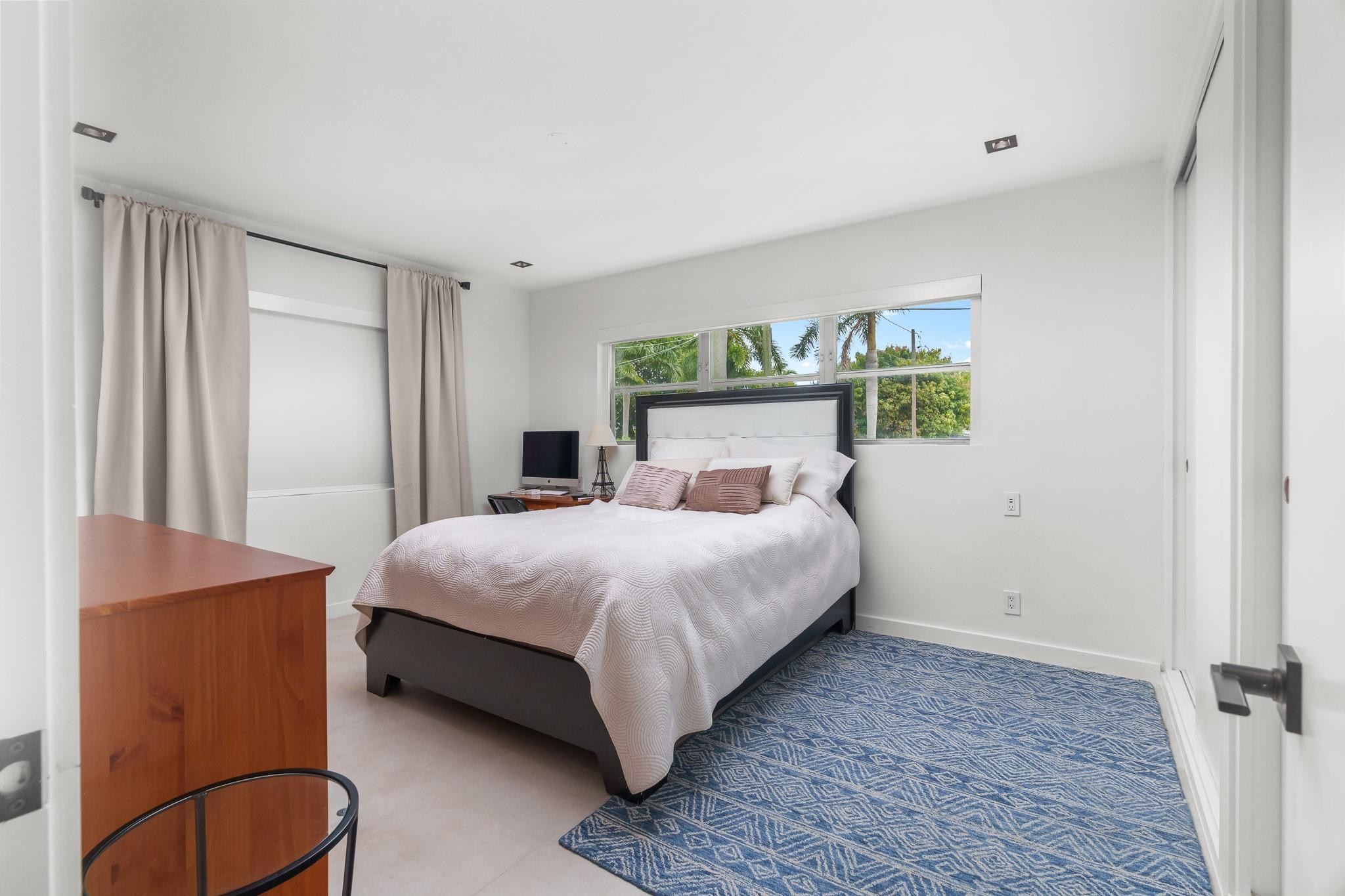 SILVER SHORES UNIT - Residential Lease