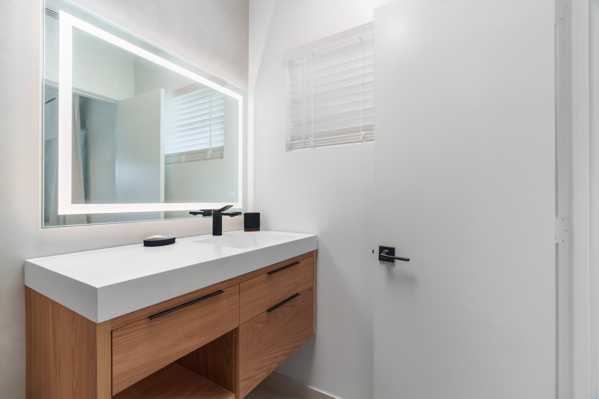 SILVER SHORES UNIT - Residential Lease
