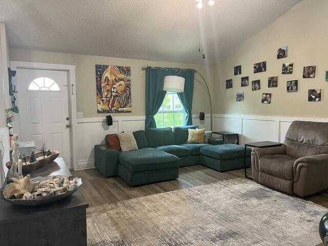 TARTAN LAKES 1 - Residential