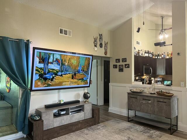 TARTAN LAKES 1 - Residential