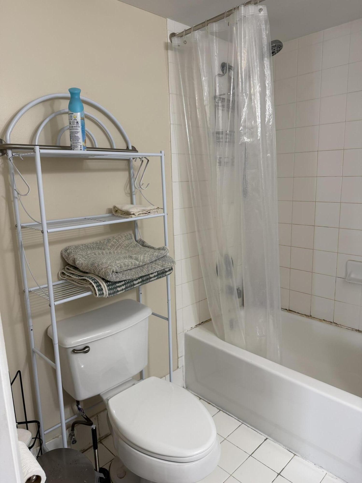ST ANDREWS AT BOYNTON BEACH CONDO - Residential Lease