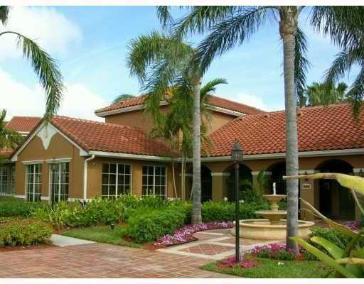 ST ANDREWS AT BOYNTON BEACH CONDO - Residential Lease