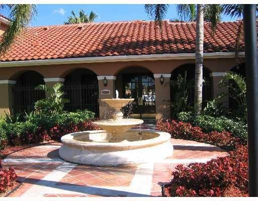 ST ANDREWS AT BOYNTON BEACH CONDO - Residential Lease