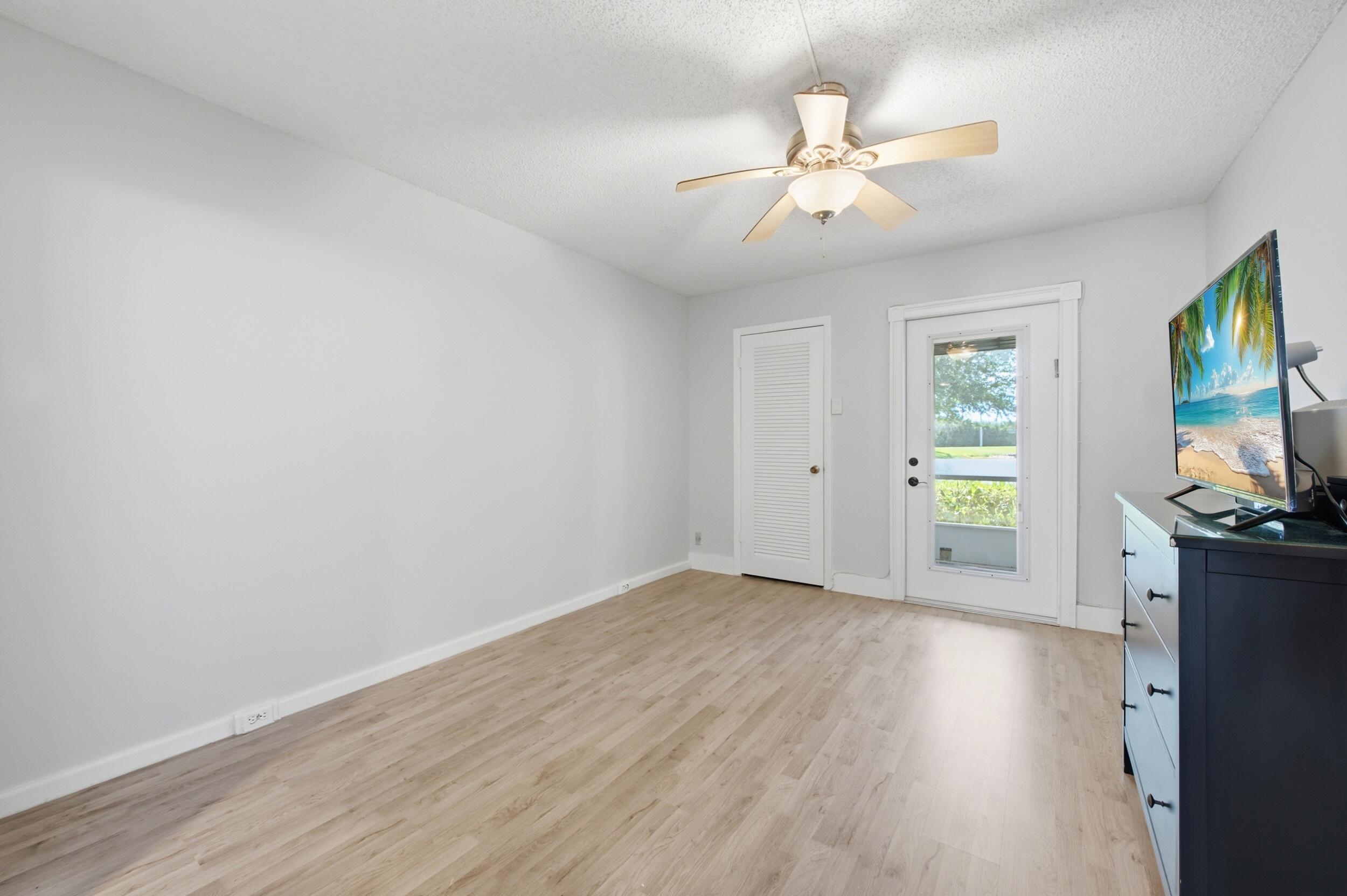 CENTURY VILLAGE/LINCOLN - Residential