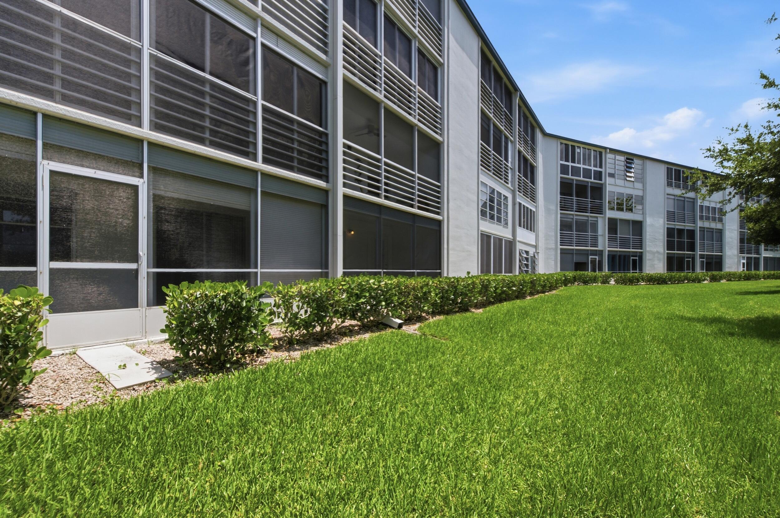 CENTURY VILLAGE/LINCOLN - Residential