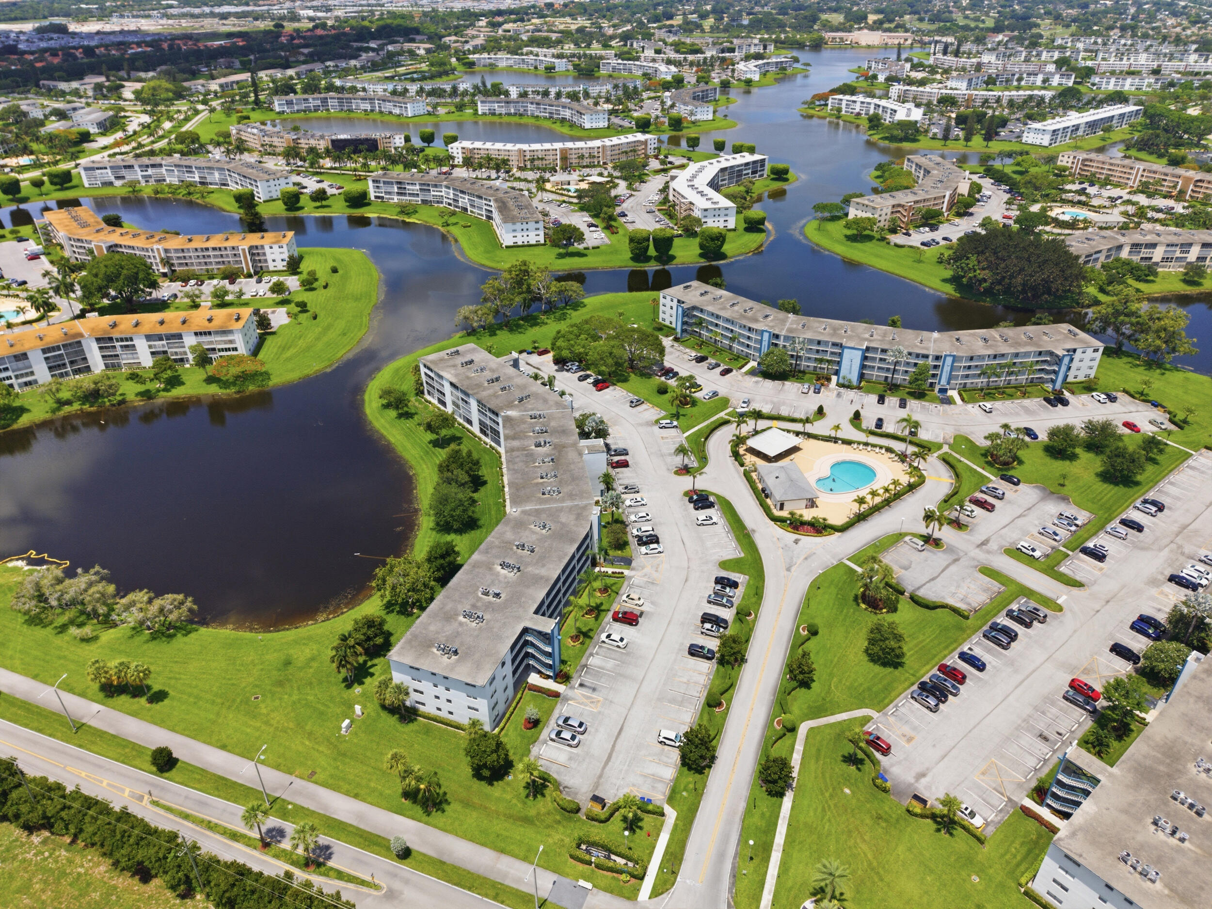 CENTURY VILLAGE/LINCOLN - Residential