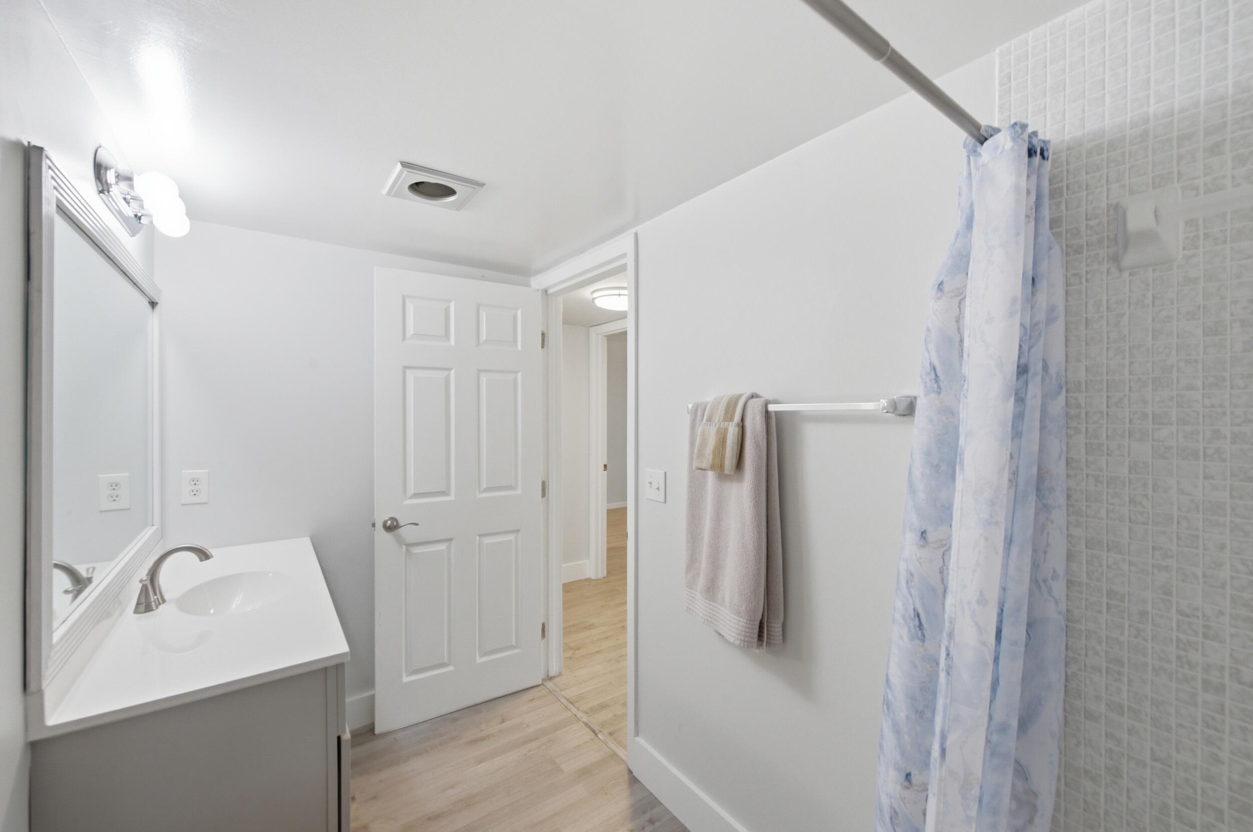 CENTURY VILLAGE/LINCOLN - Residential