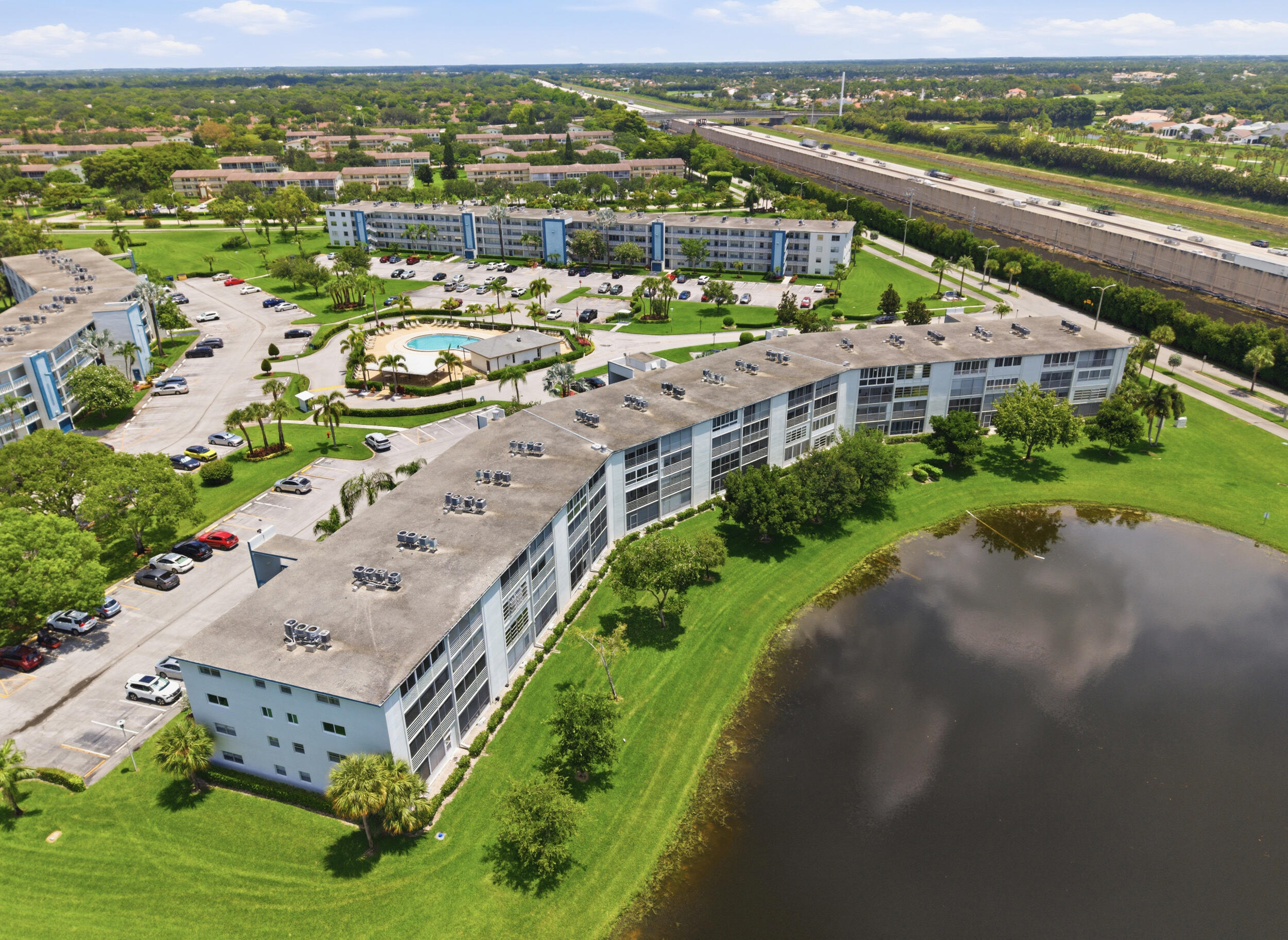 CENTURY VILLAGE/LINCOLN - Residential