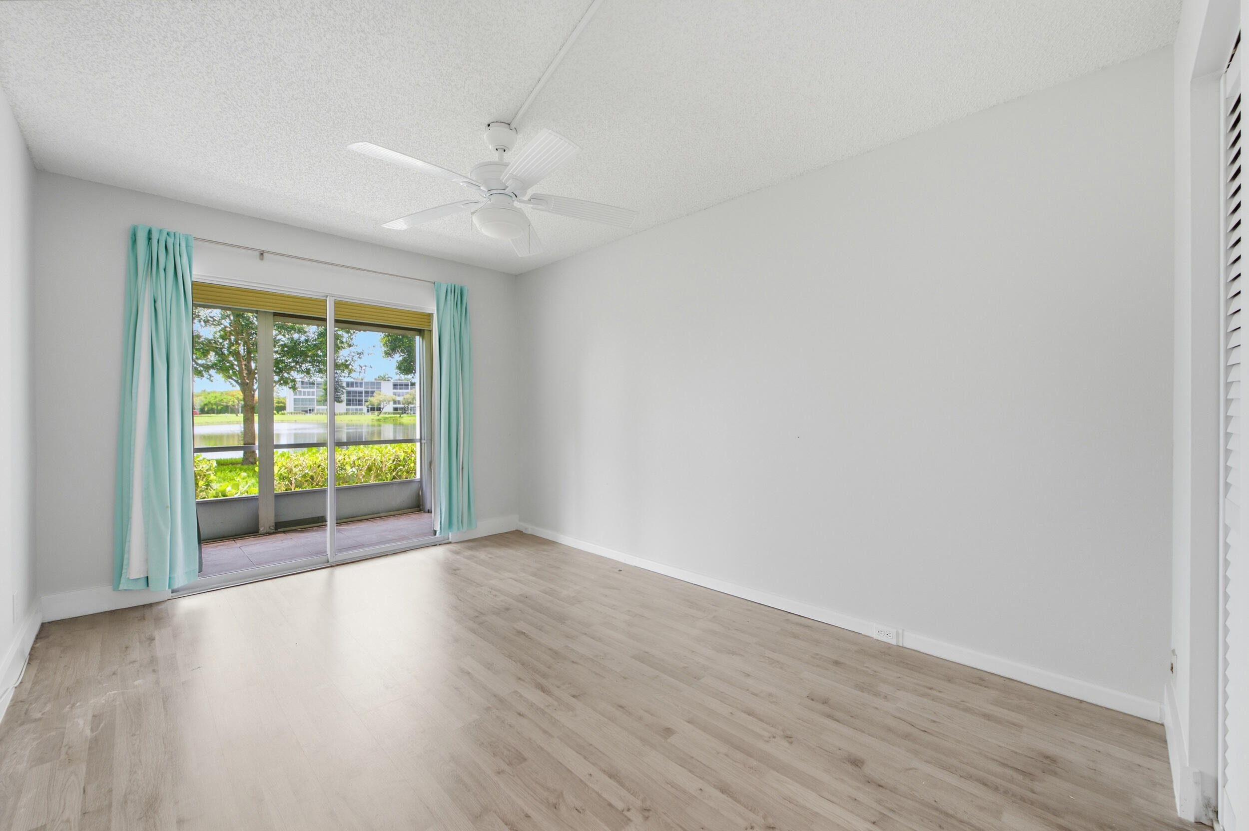 CENTURY VILLAGE/LINCOLN - Residential