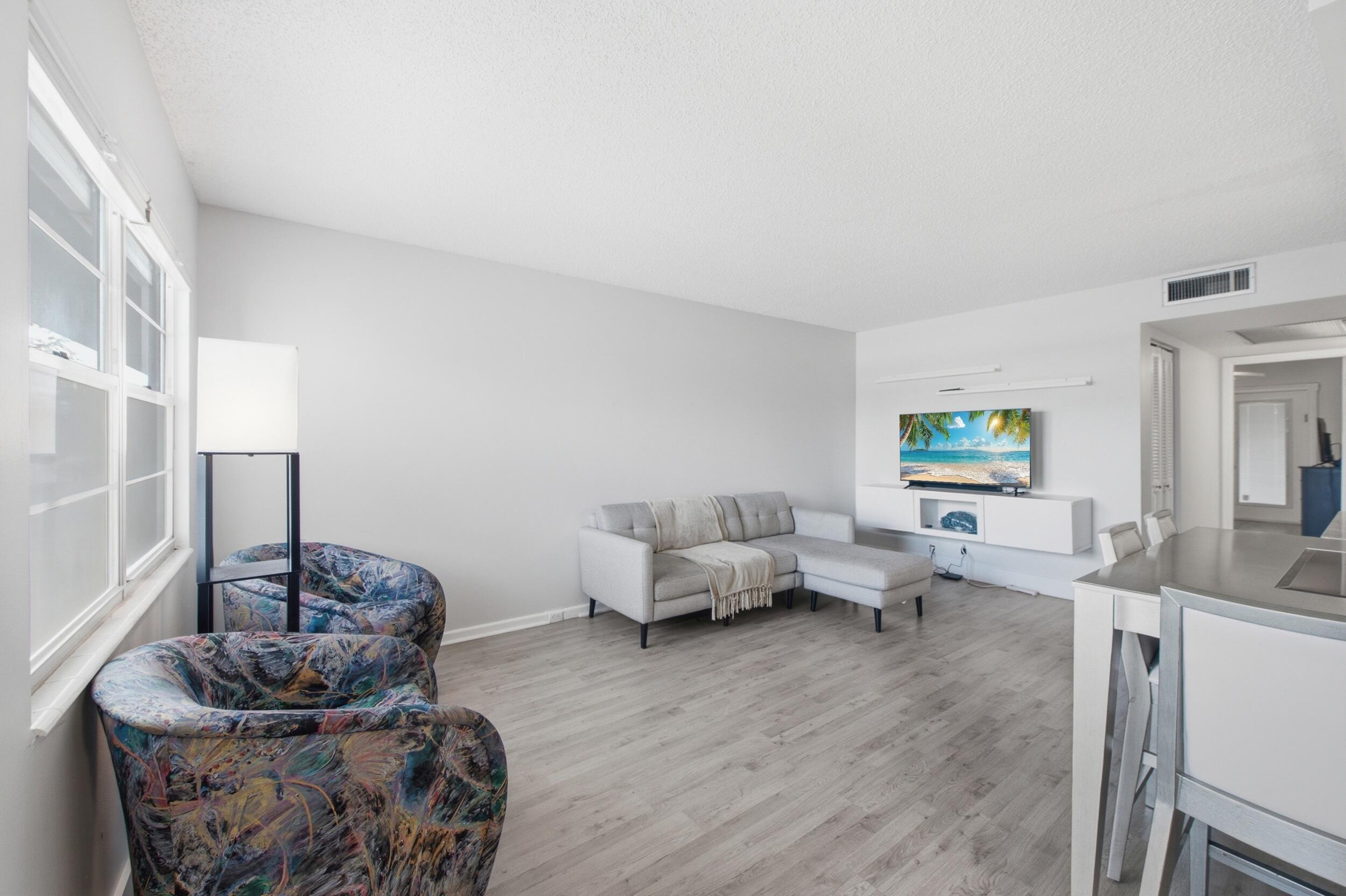 CENTURY VILLAGE/LINCOLN - Residential