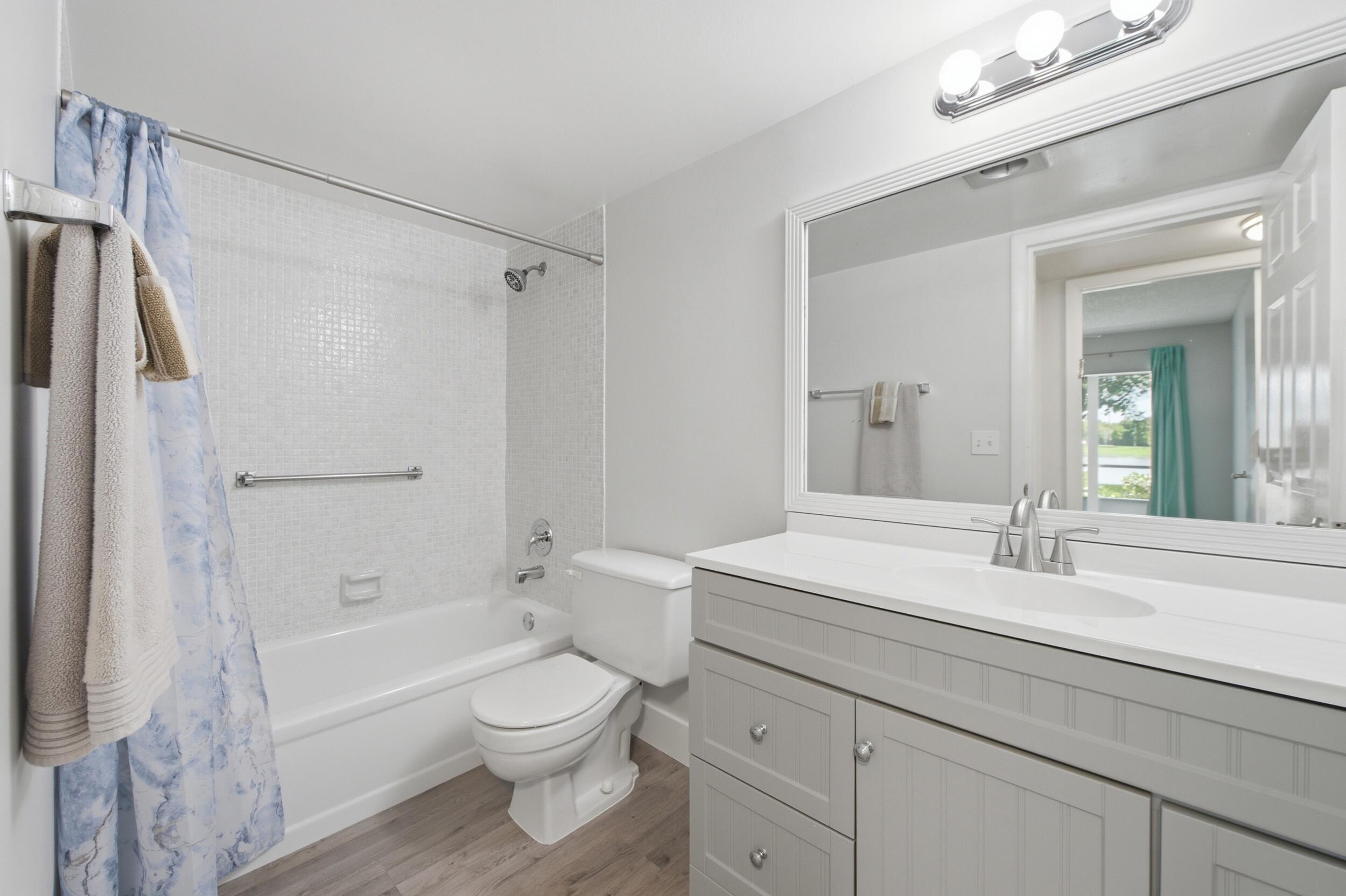 CENTURY VILLAGE/LINCOLN - Residential
