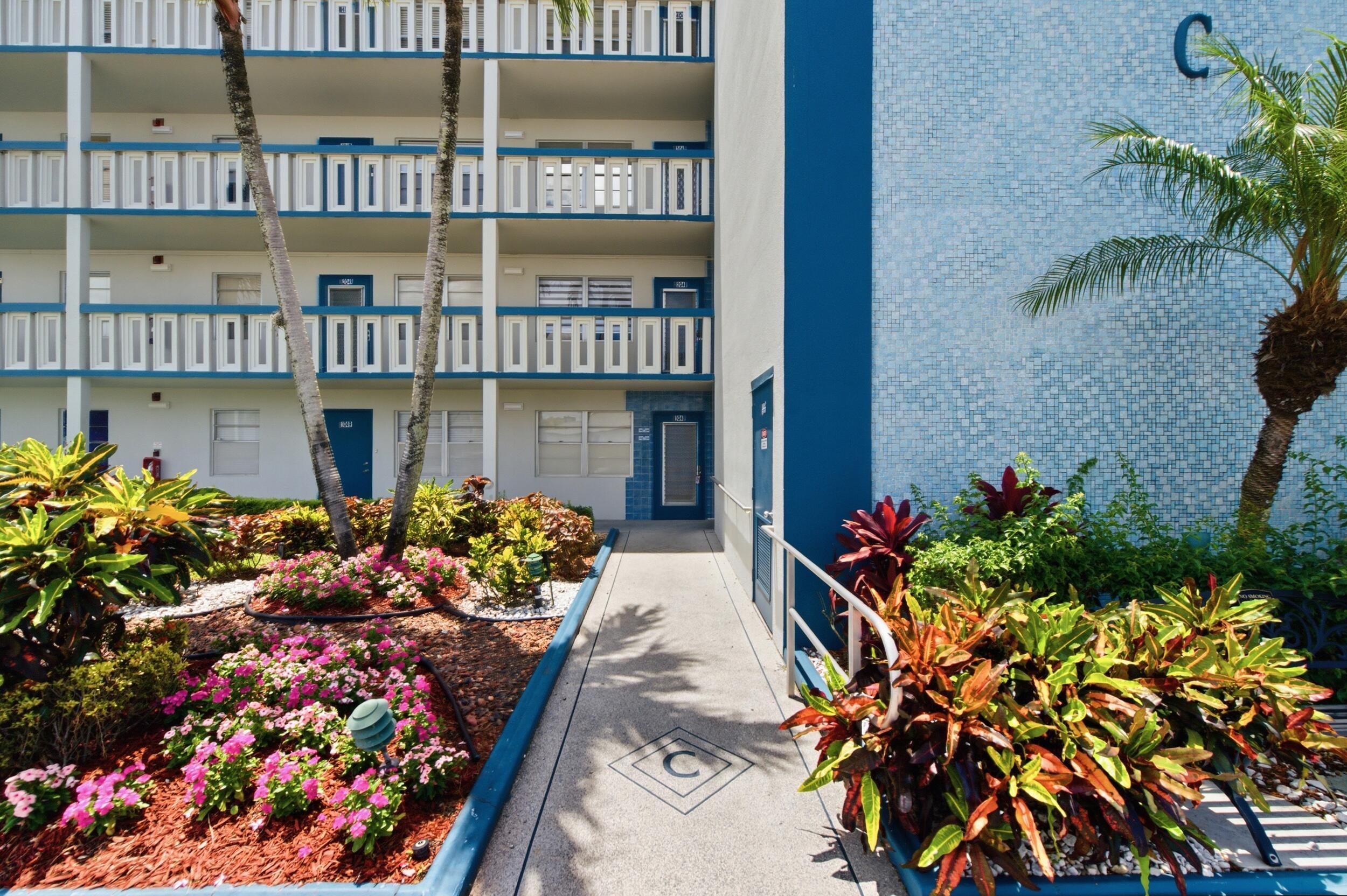 CENTURY VILLAGE/LINCOLN - Residential