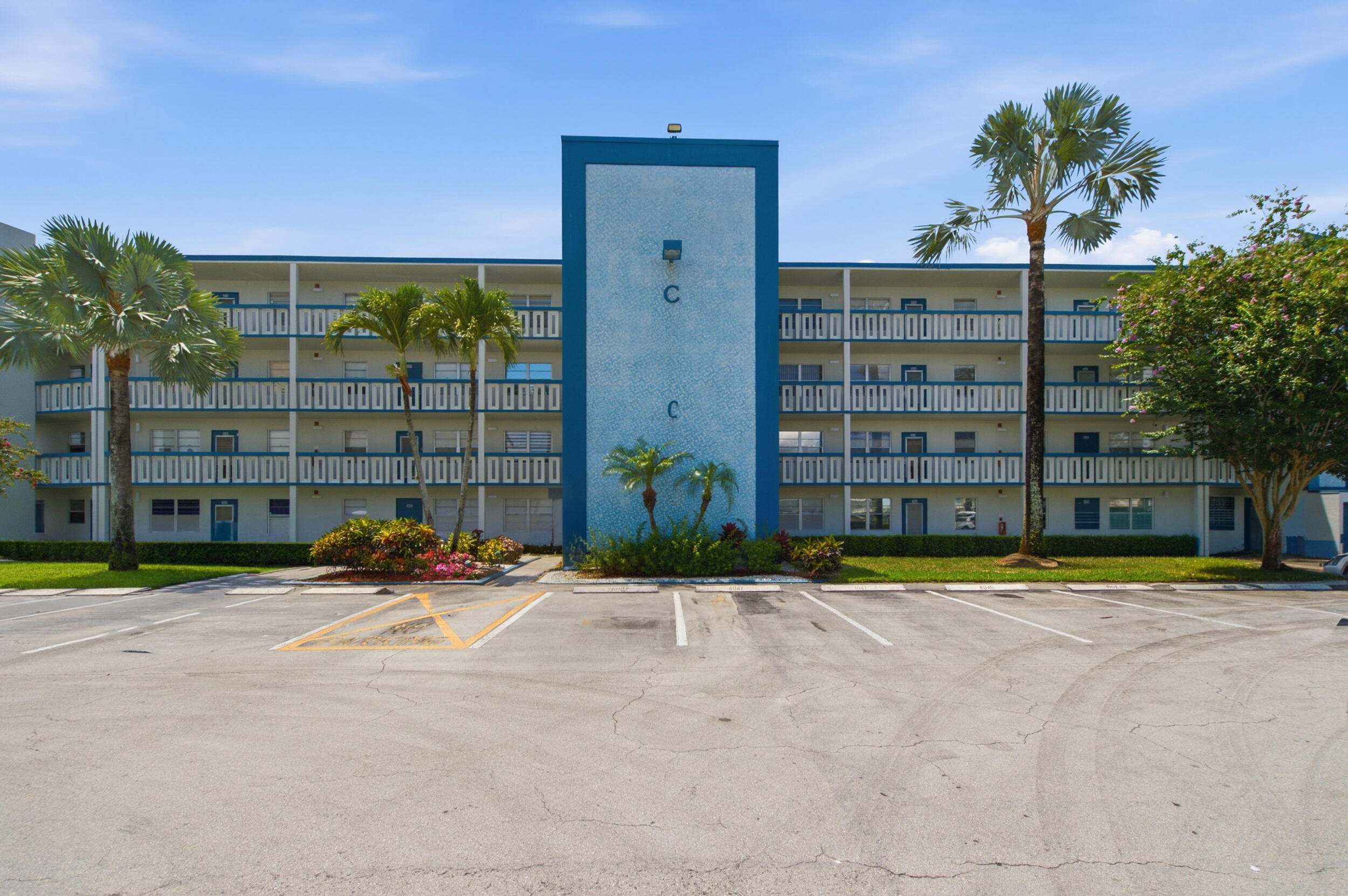 CENTURY VILLAGE/LINCOLN - Residential