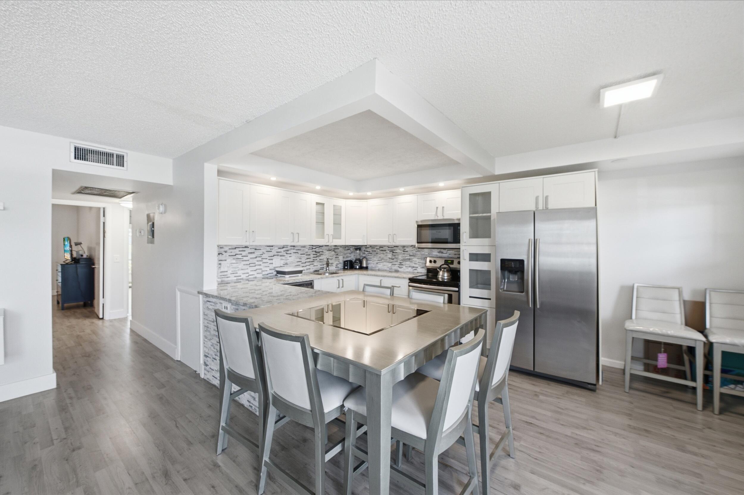 CENTURY VILLAGE/LINCOLN - Residential