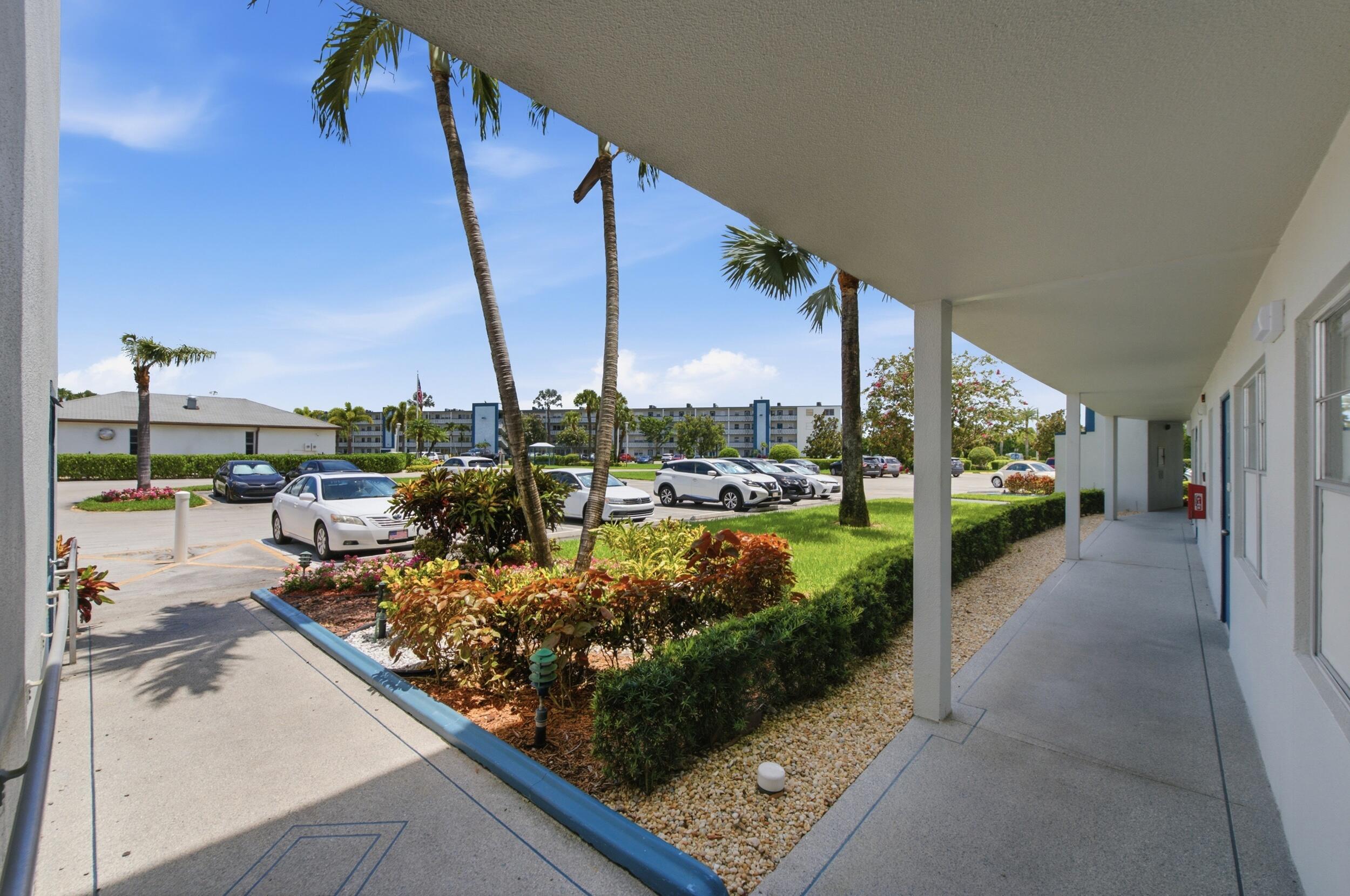 CENTURY VILLAGE/LINCOLN - Residential