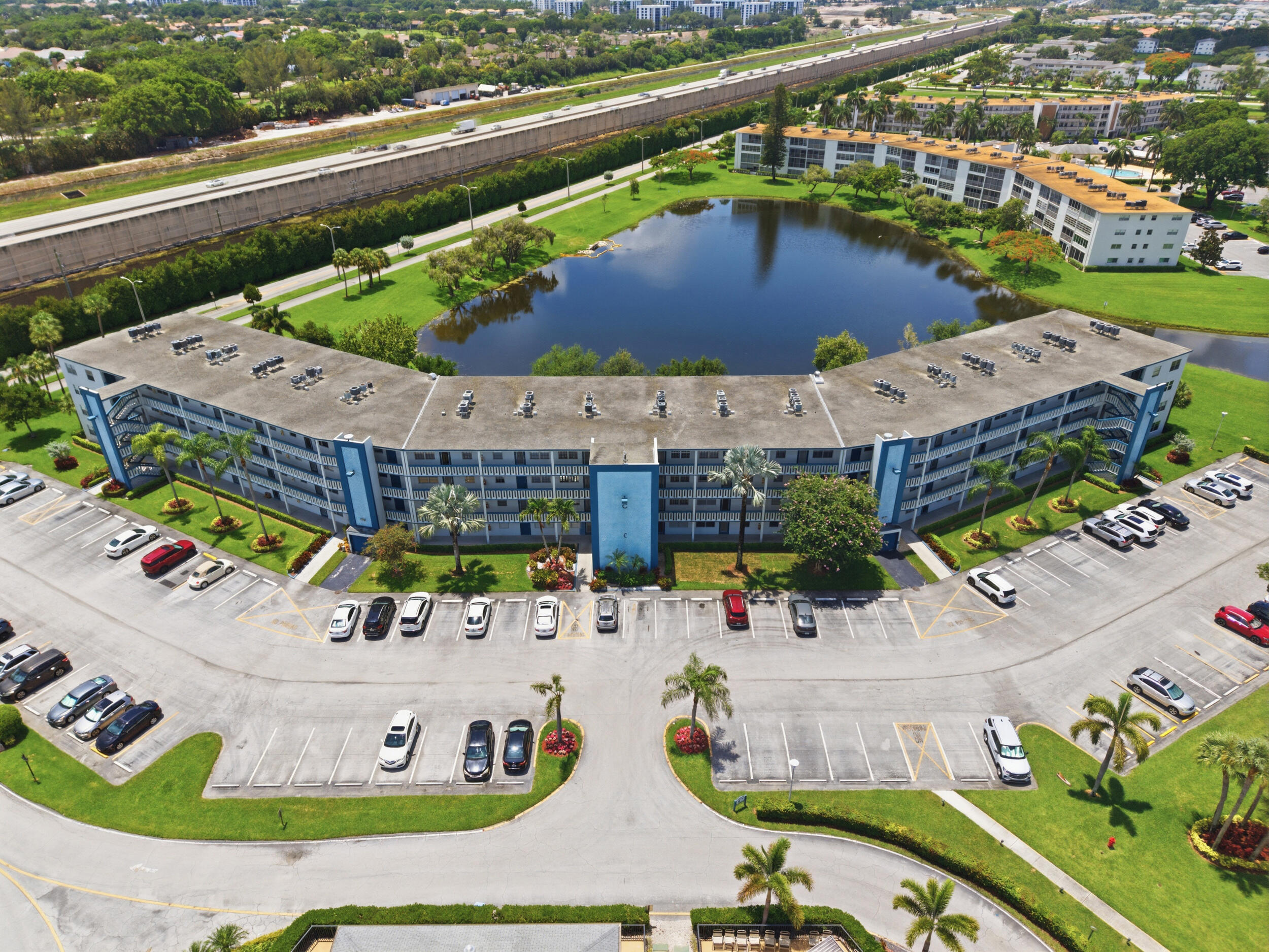 CENTURY VILLAGE/LINCOLN - Residential
