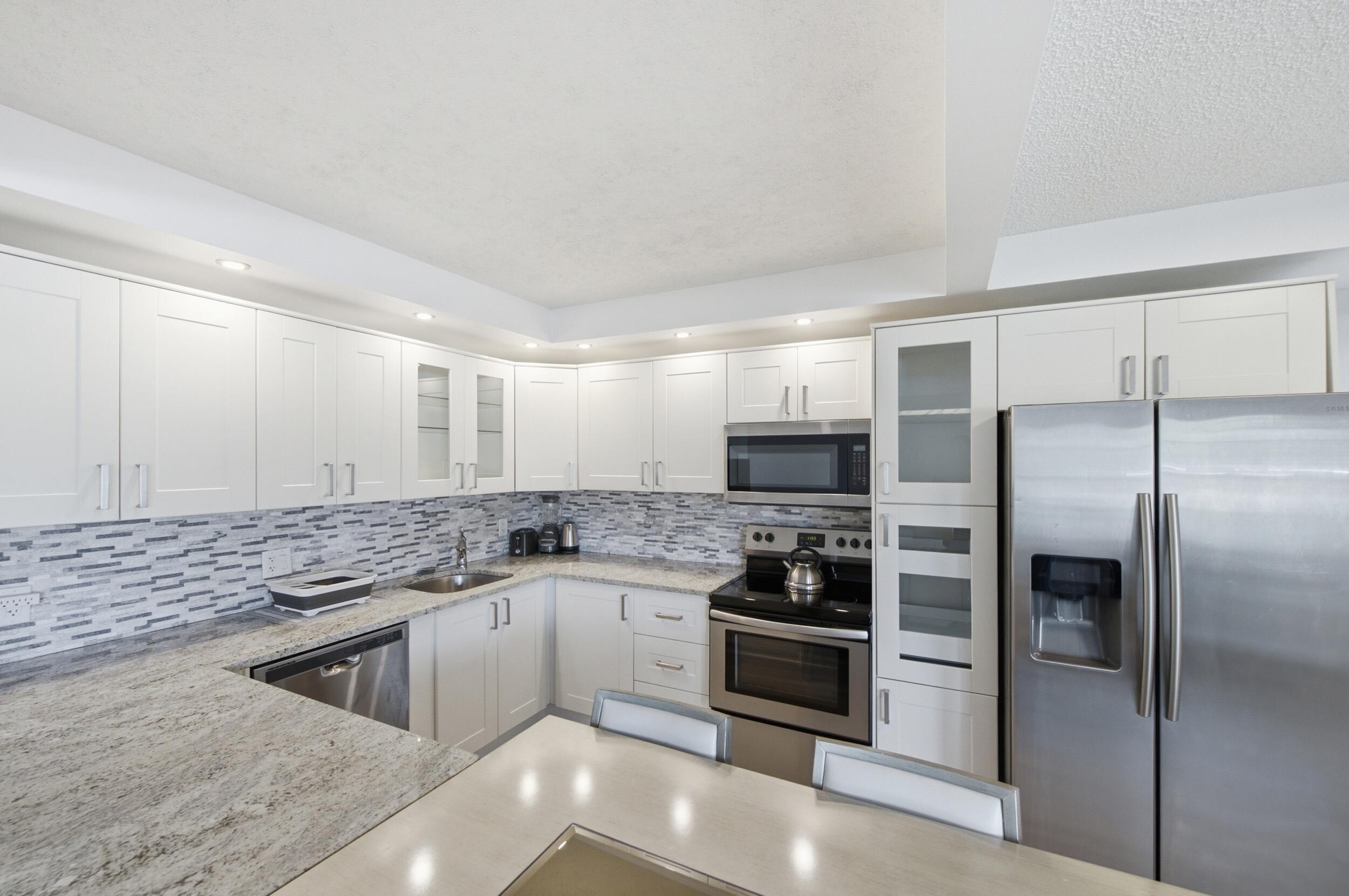 CENTURY VILLAGE/LINCOLN - Residential