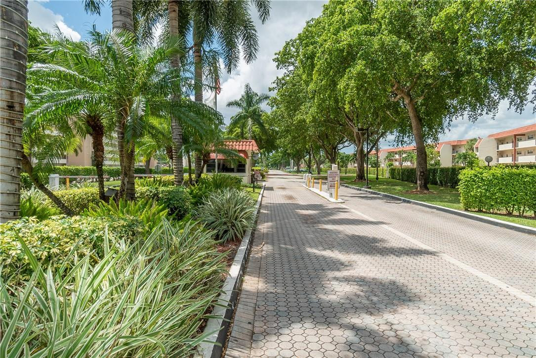 Hollybrook Golf & Tennis - Residential