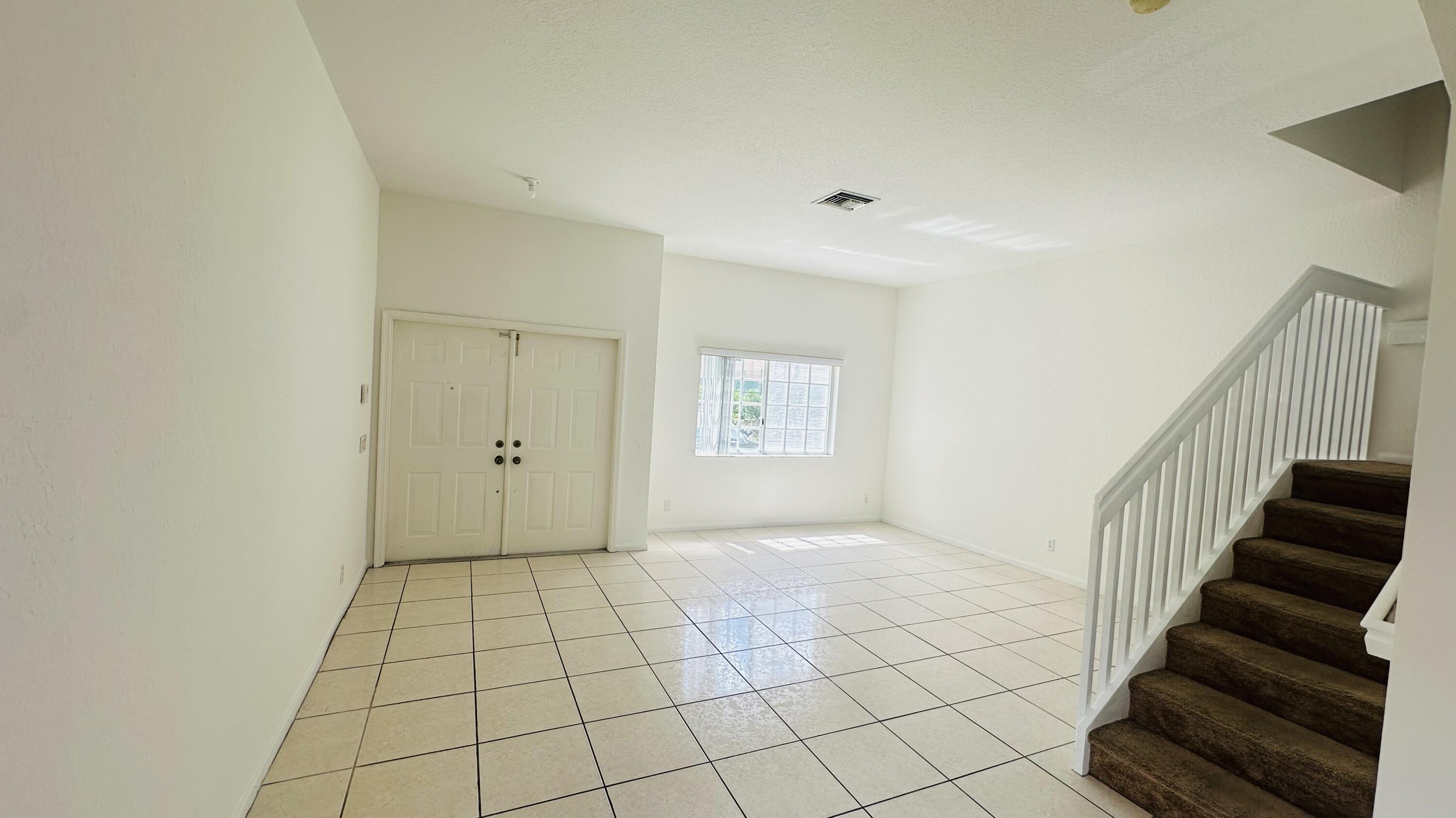 POINTE VILLAS - Residential