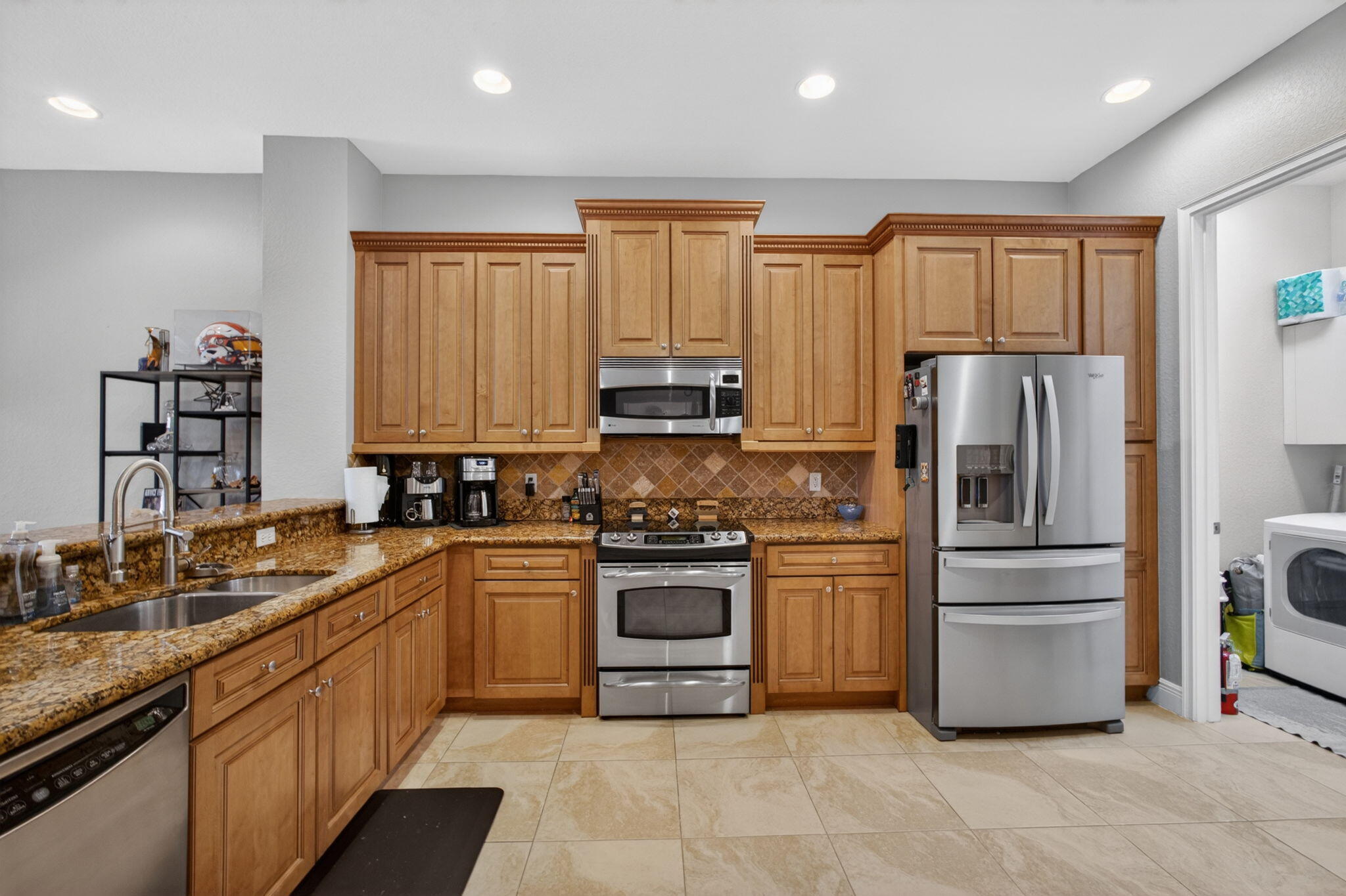 CIELO TOWNHOMES AT SHOPS OF DONALD ROSS - Residential