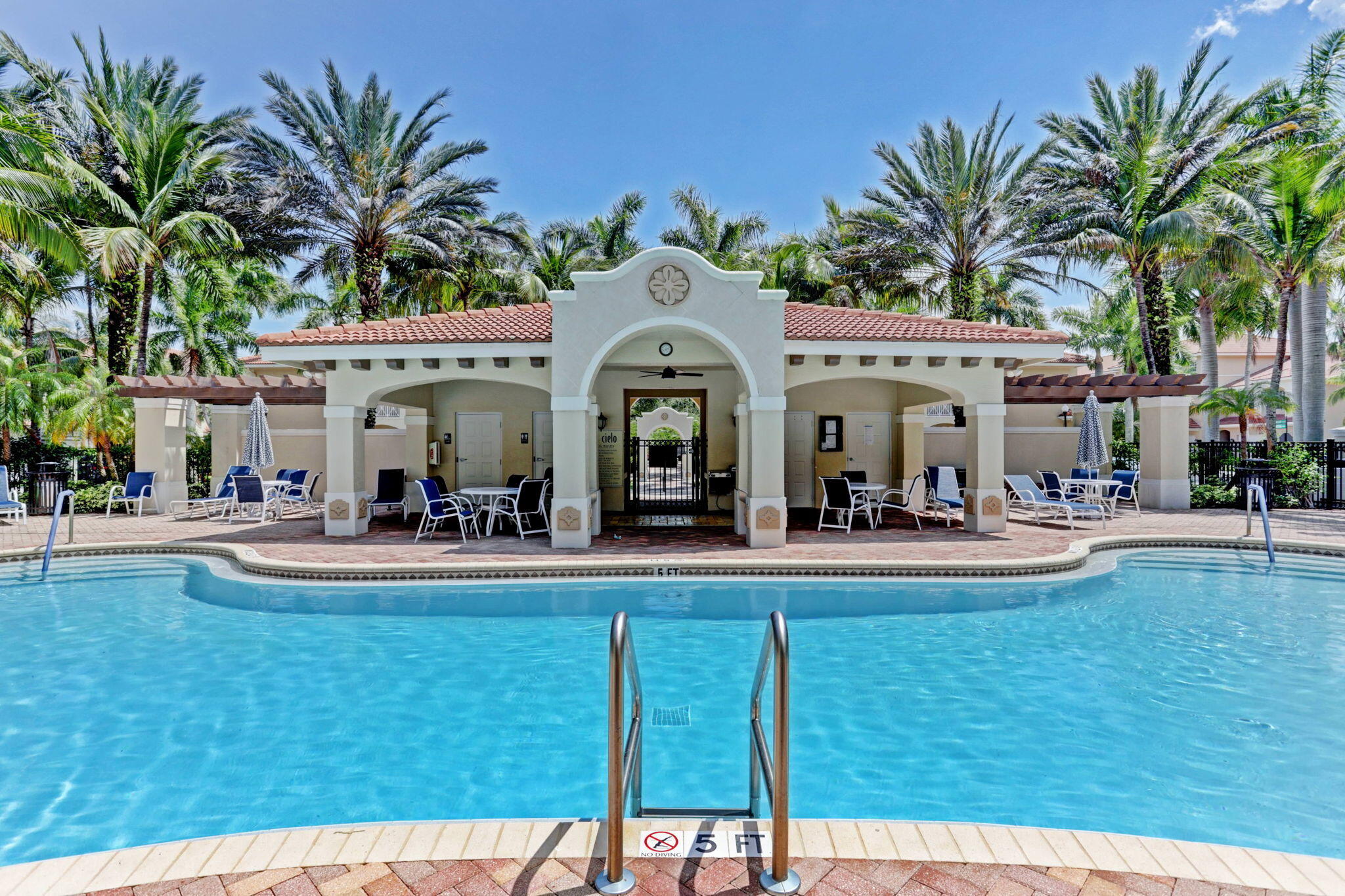 CIELO TOWNHOMES AT SHOPS OF DONALD ROSS - Residential