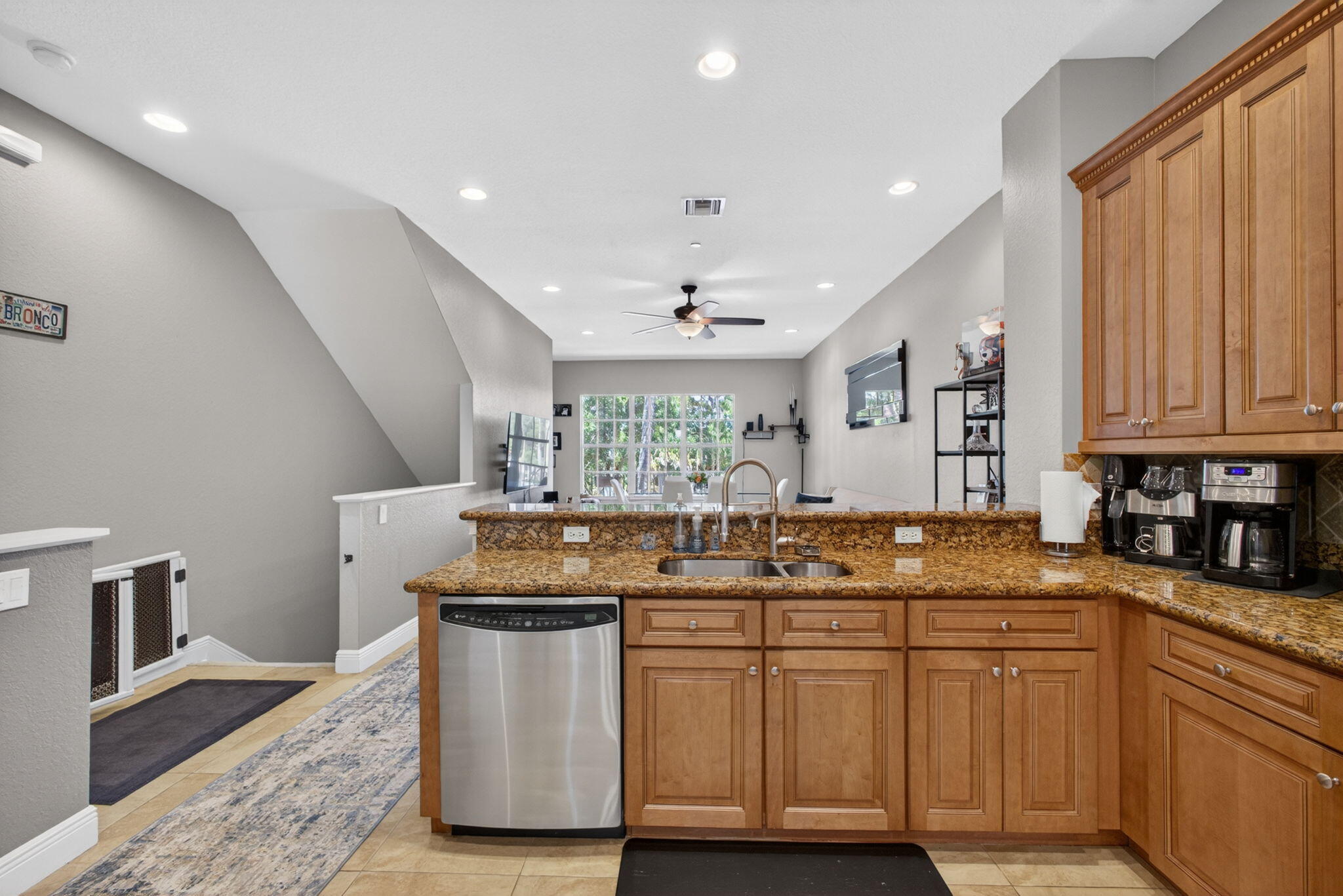 CIELO TOWNHOMES AT SHOPS OF DONALD ROSS - Residential
