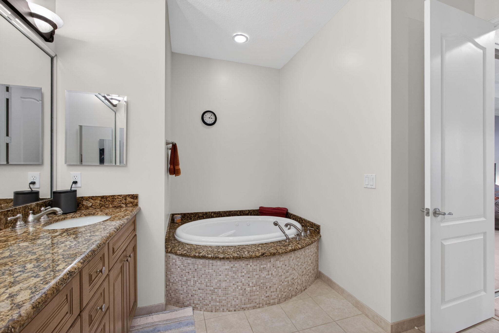 CIELO TOWNHOMES AT SHOPS OF DONALD ROSS - Residential