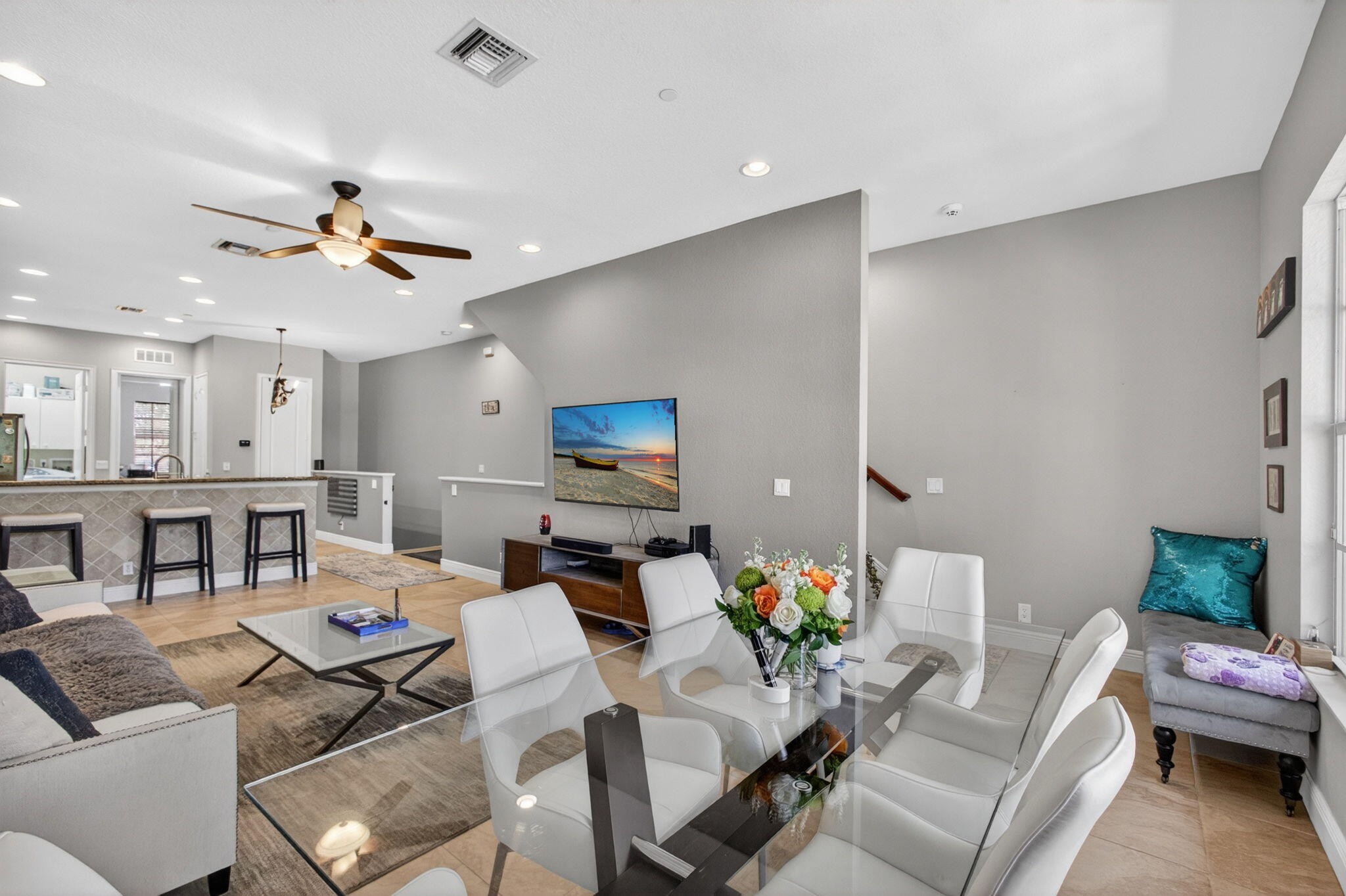 CIELO TOWNHOMES AT SHOPS OF DONALD ROSS - Residential