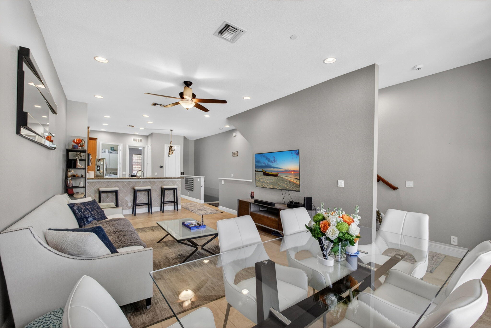 CIELO TOWNHOMES AT SHOPS OF DONALD ROSS - Residential