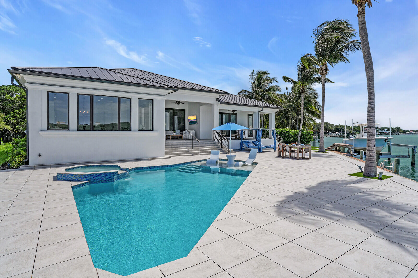 RIO VISTA OF ISLAND SHORES - Residential