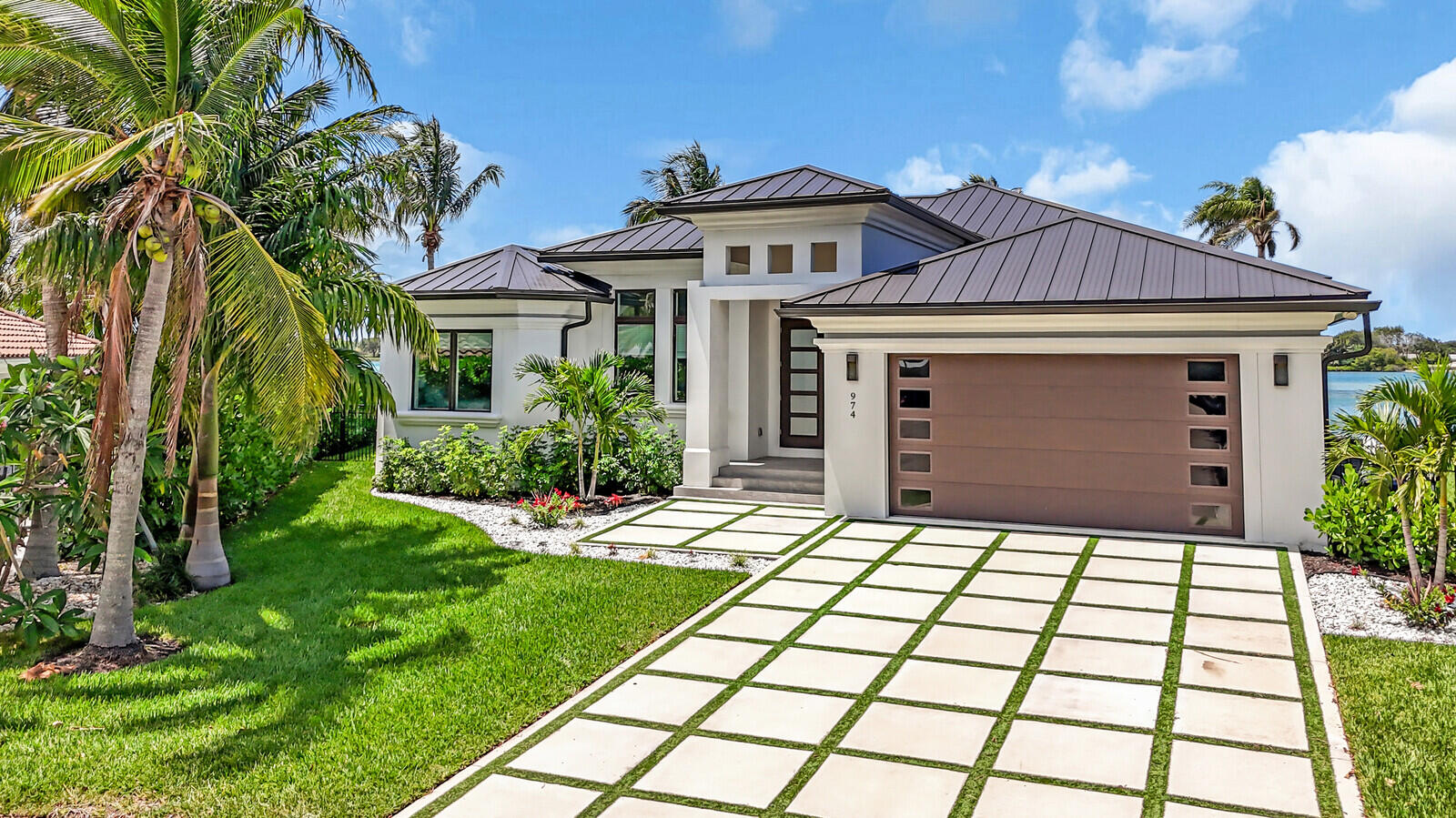 RIO VISTA OF ISLAND SHORES - Residential